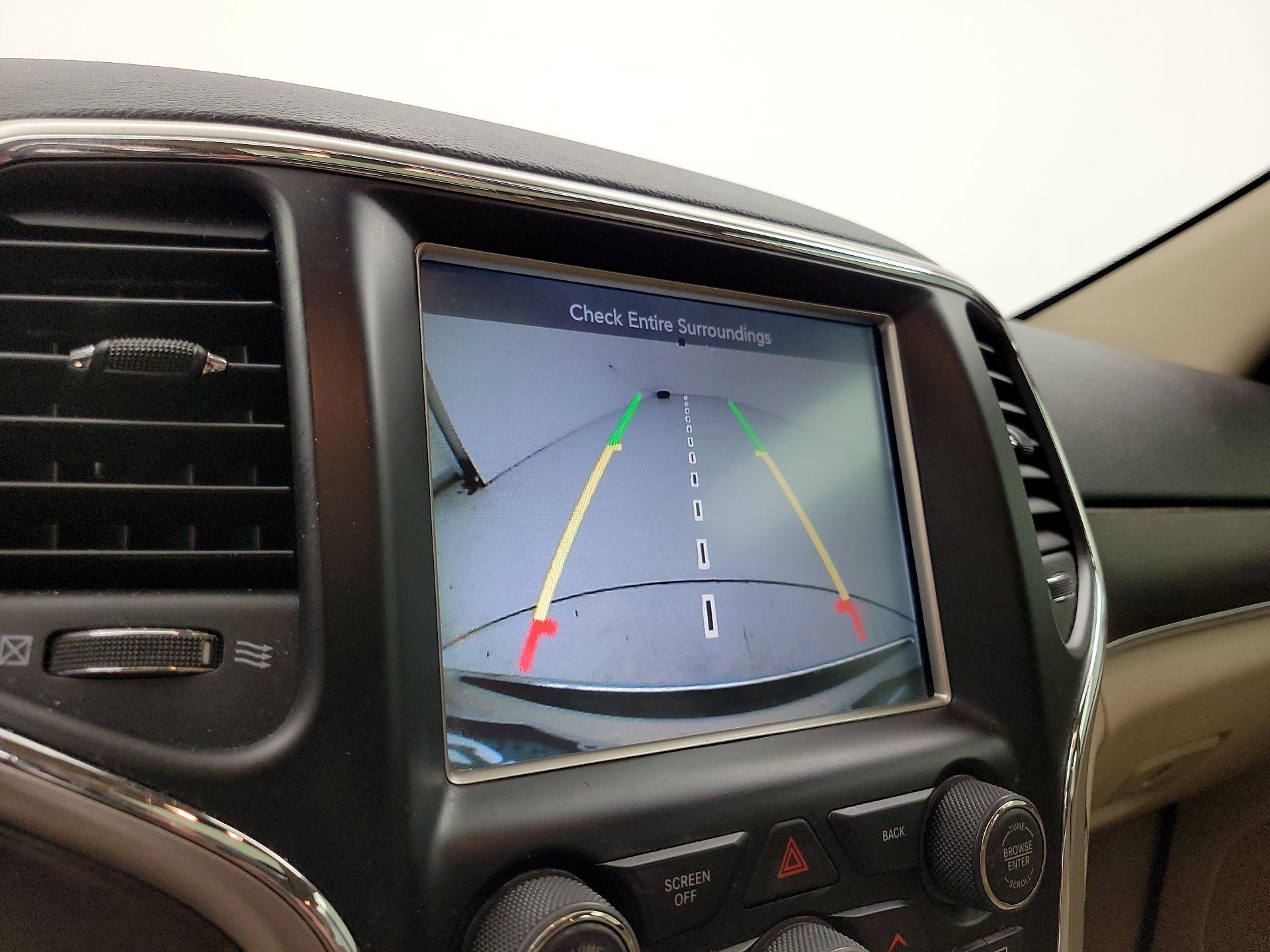 Thumbnail: 2015 Jeep Grand Cherokee - 14