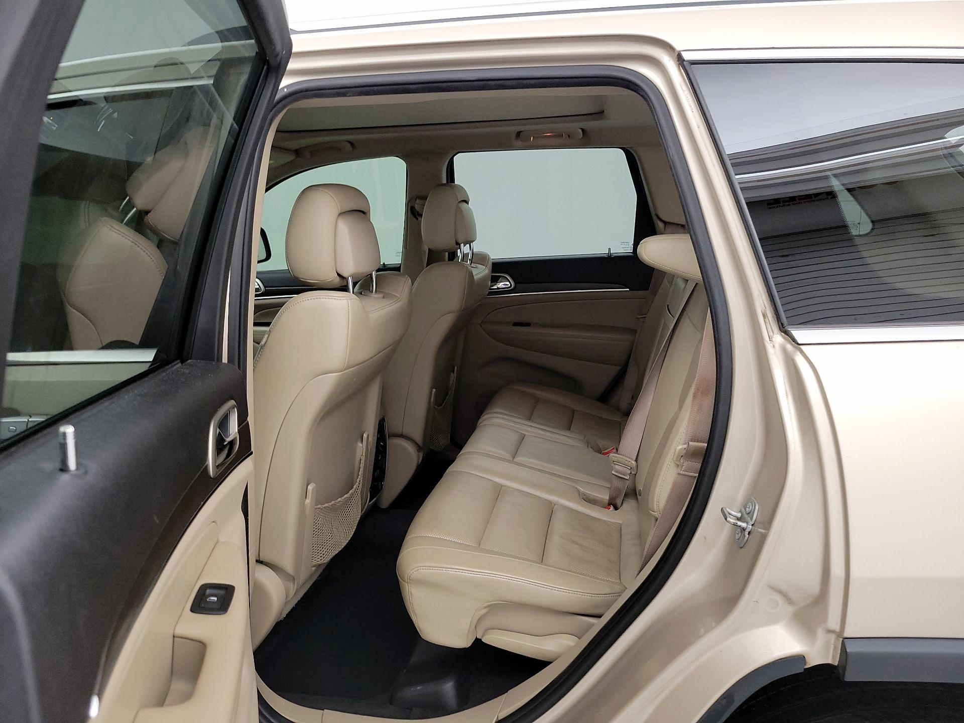 Thumbnail: 2015 Jeep Grand Cherokee - 20