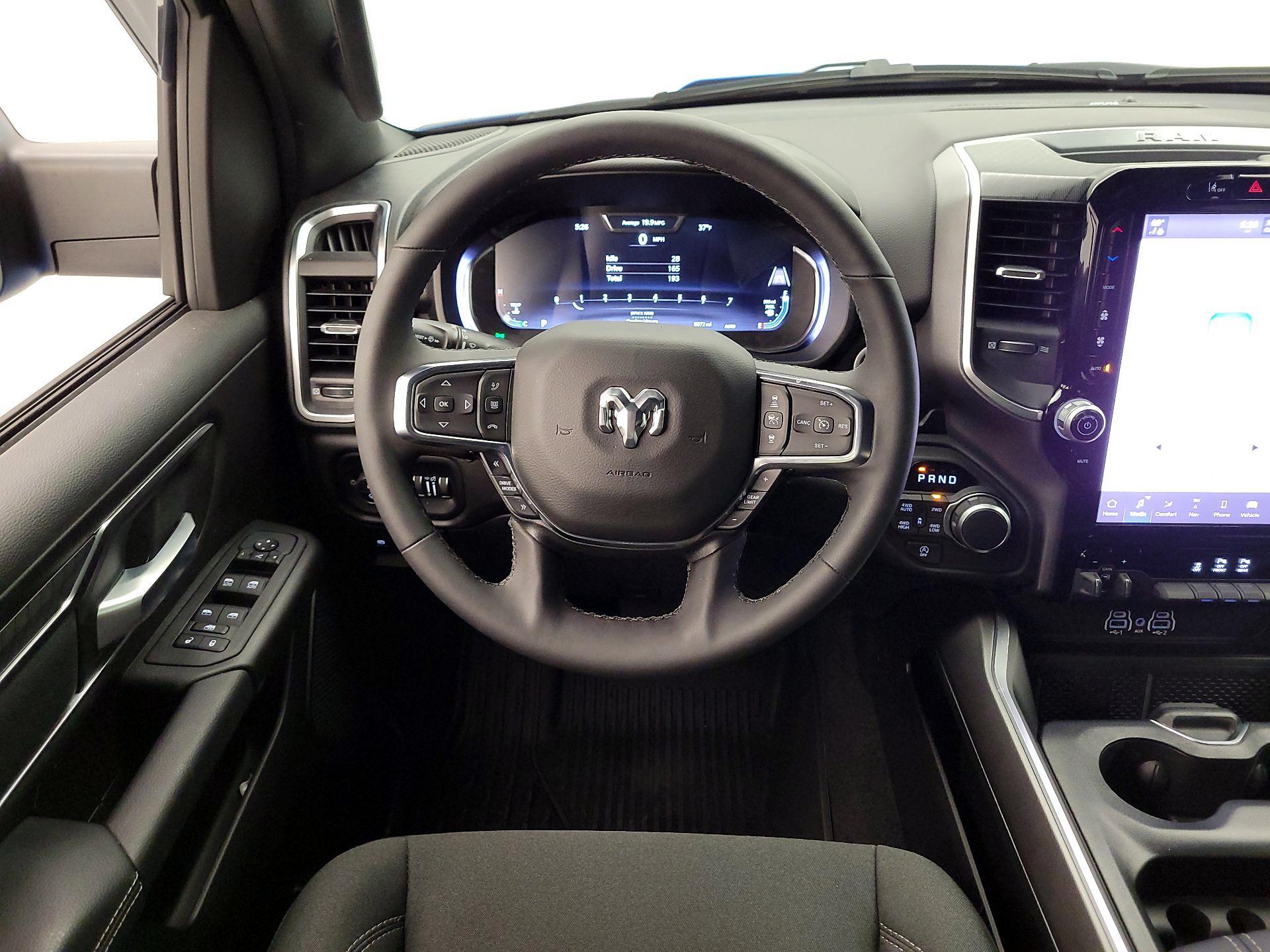 Thumbnail: 2025 RAM 1500 - 10