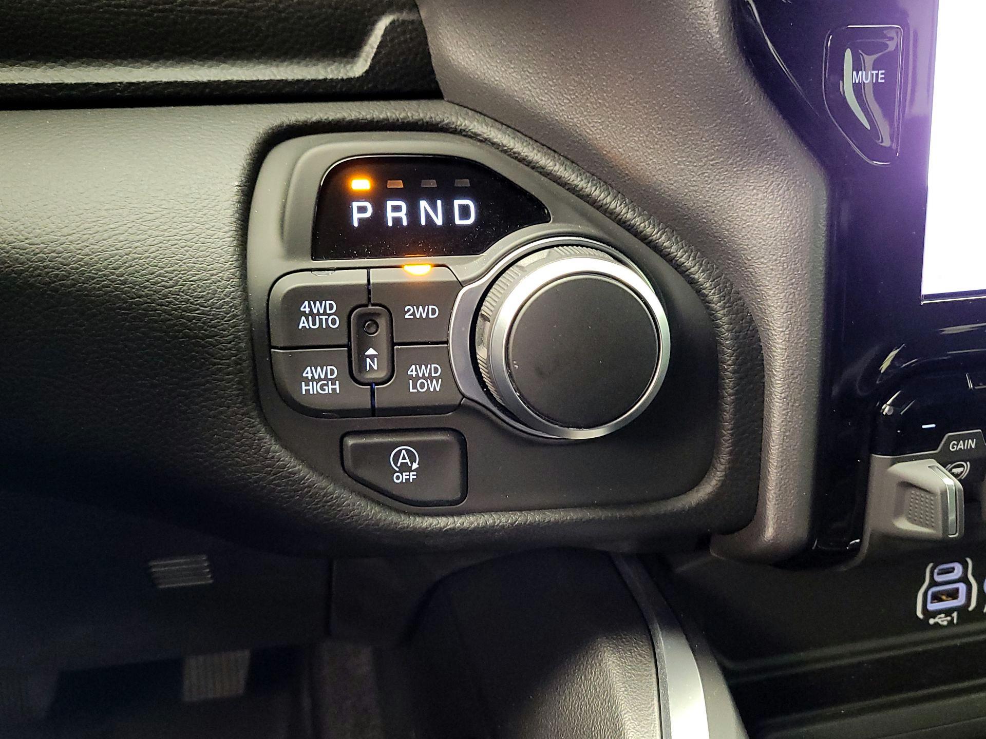 Thumbnail: 2025 RAM 1500 - 18