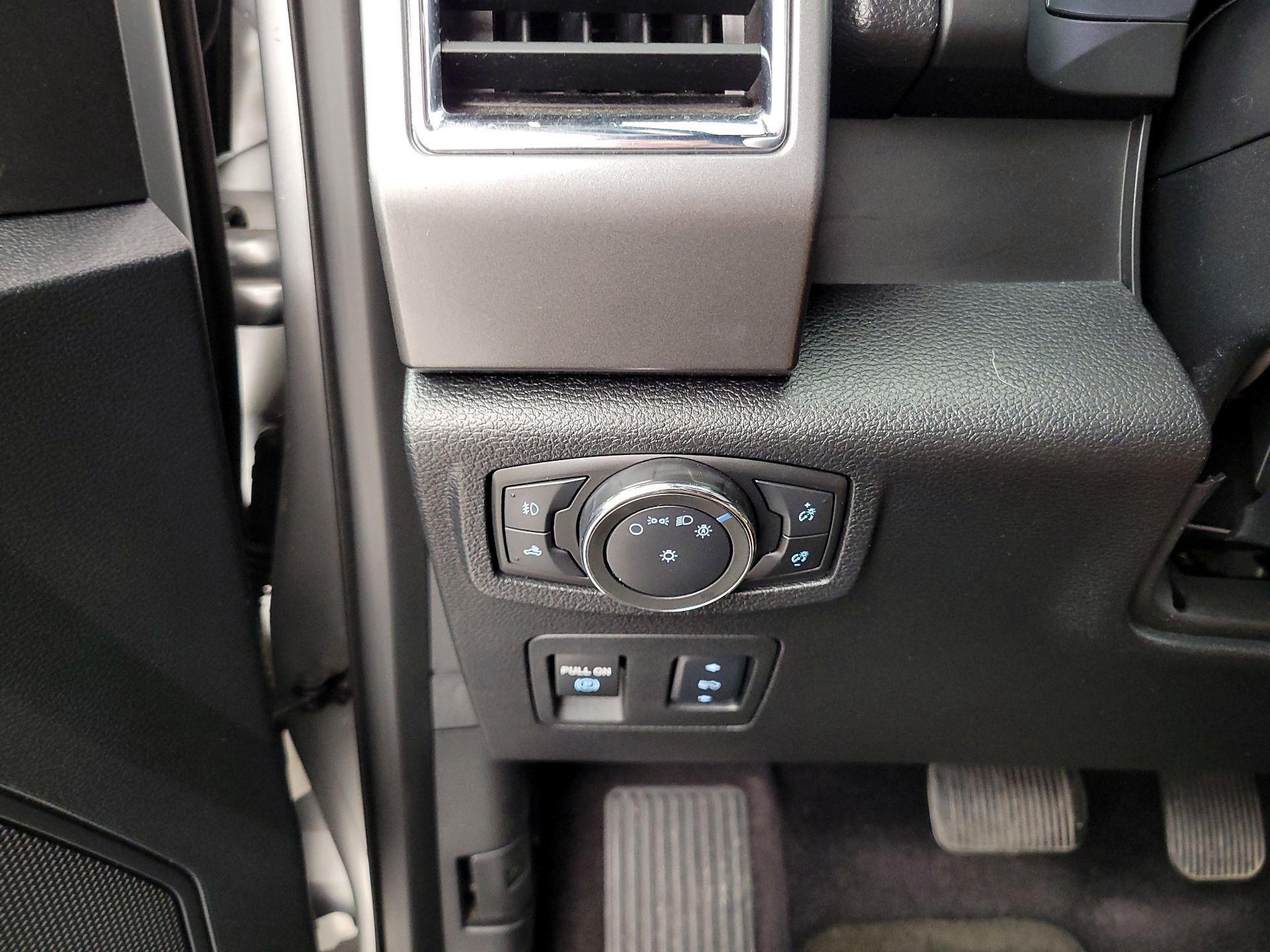 Thumbnail: 2015 Ford F-150 - 13