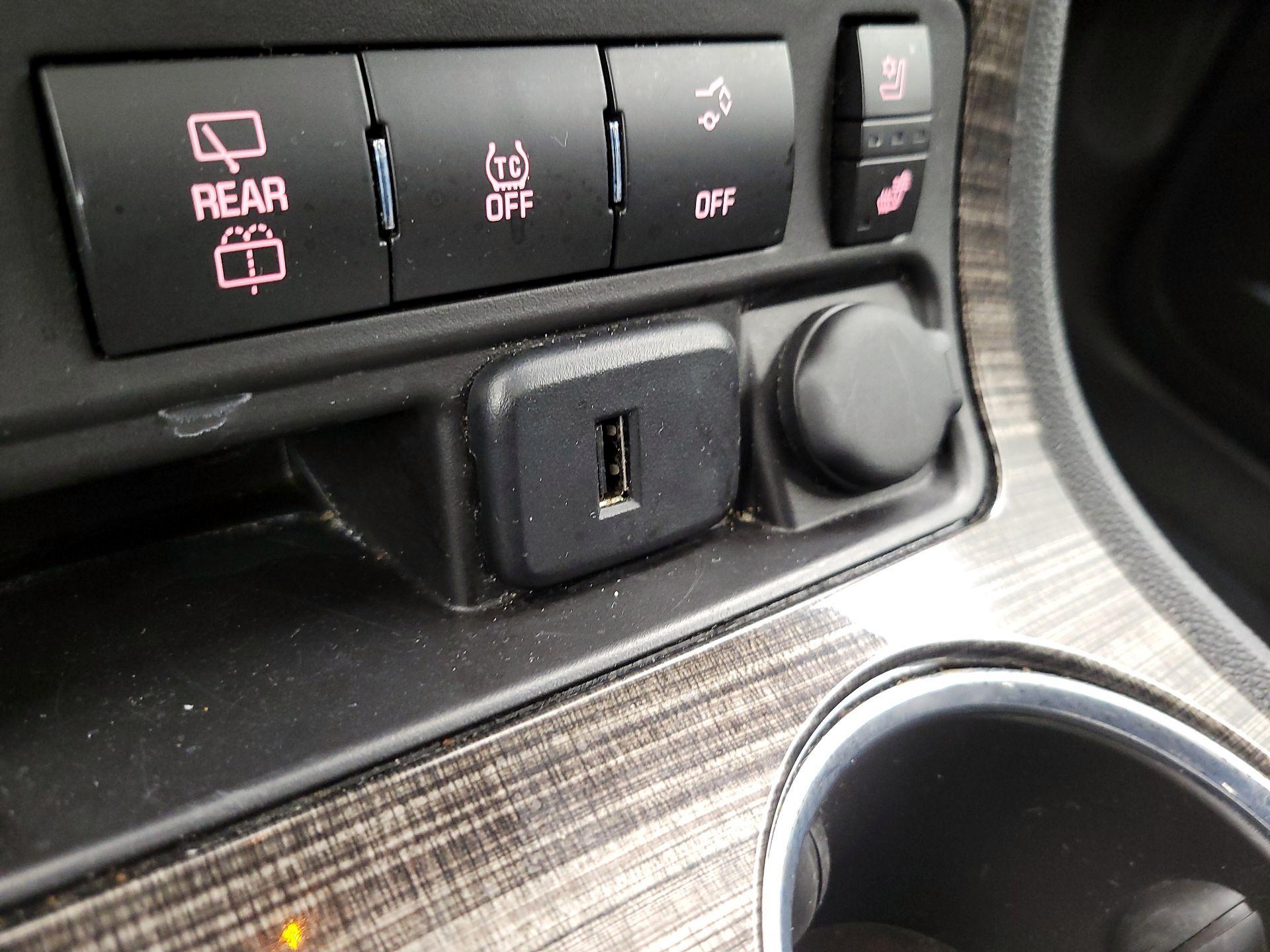 Thumbnail: 2017 GMC Acadia - 19