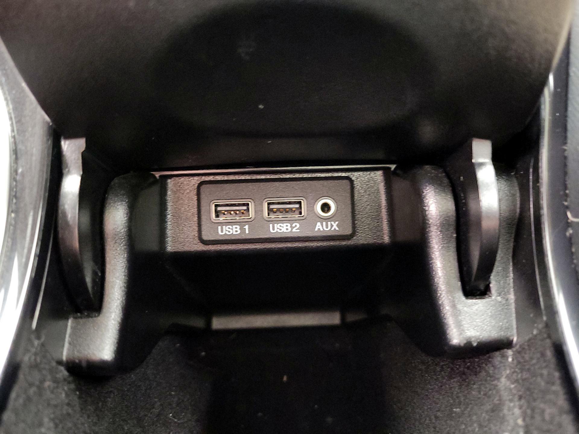 Thumbnail: 2017 Nissan Maxima - 19