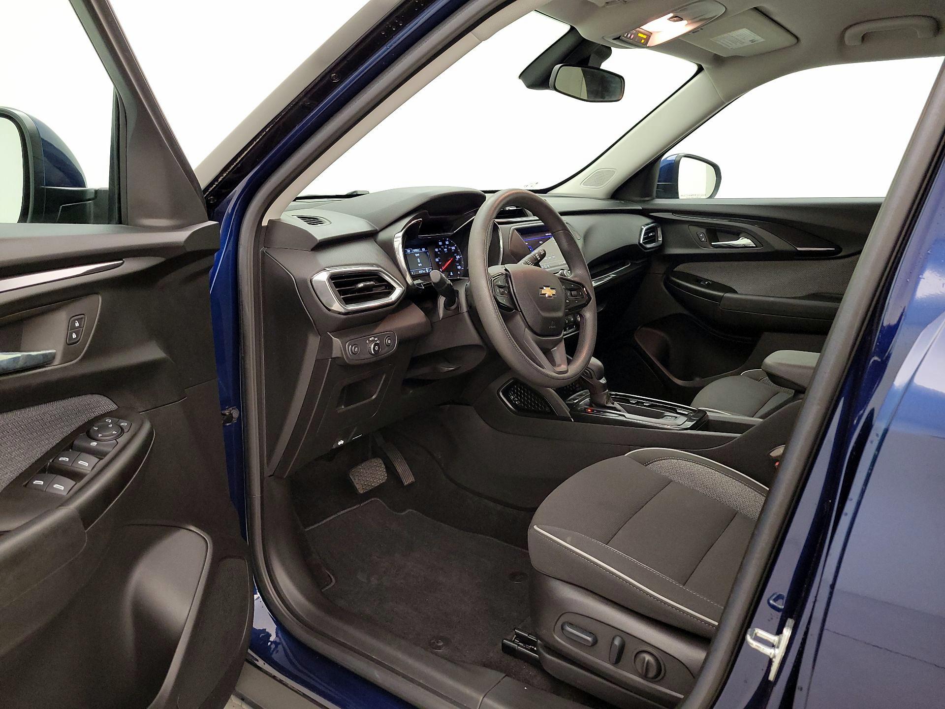 Thumbnail: 2023 Chevrolet TrailBlazer - 11