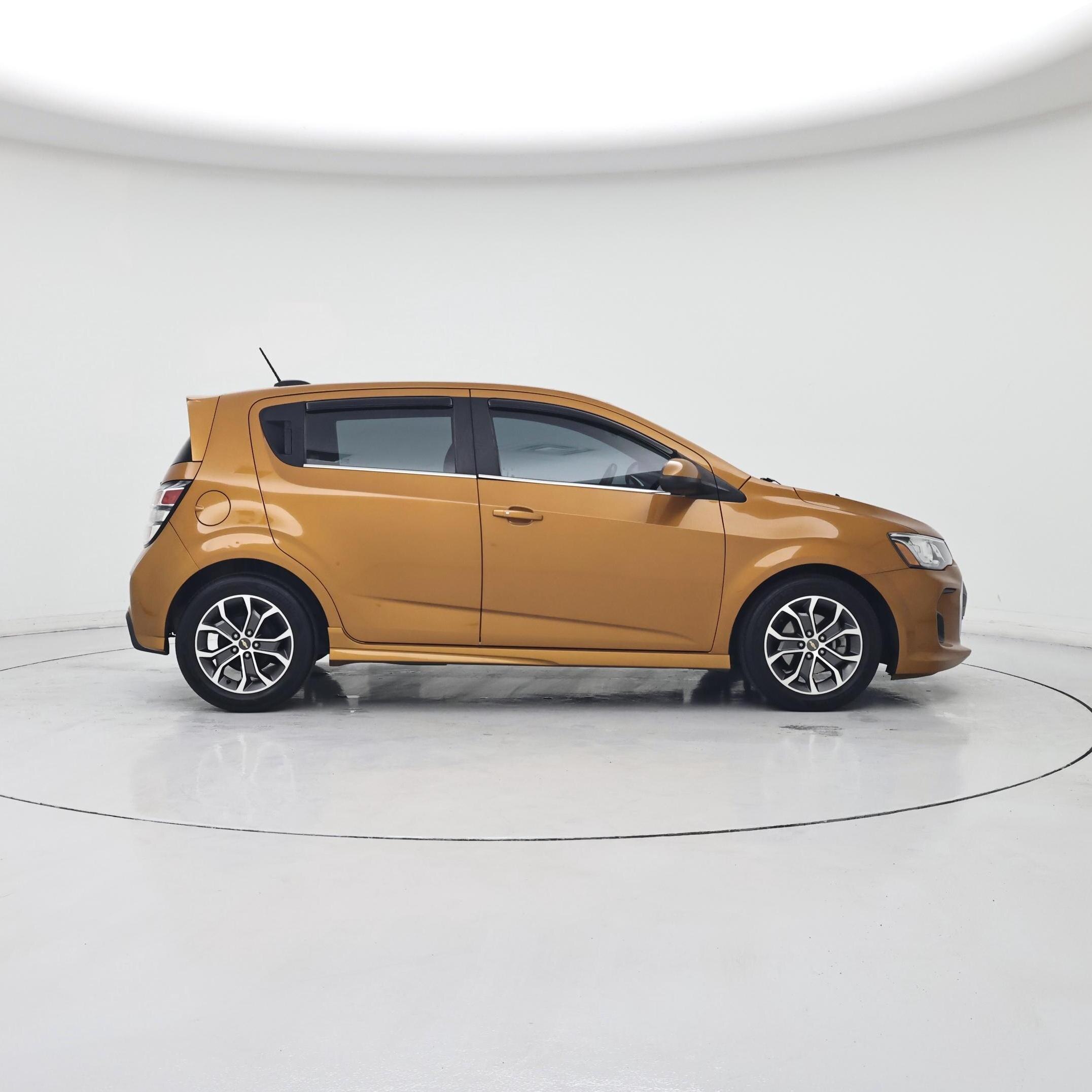 Thumbnail: 2017 Chevrolet Sonic - 7
