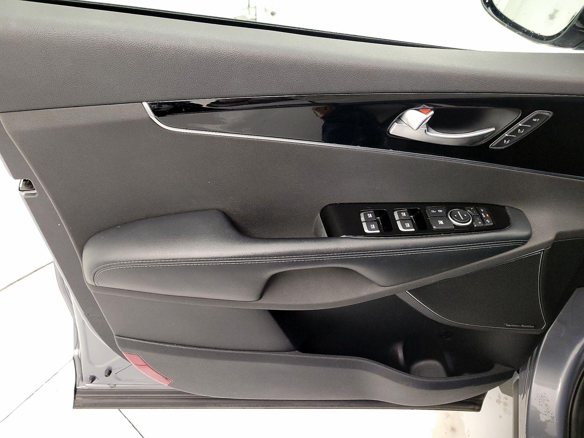 Thumbnail: 2020 Kia Sorento - 12