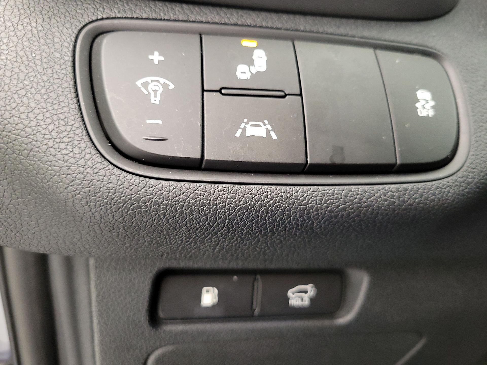 Thumbnail: 2020 Kia Sorento - 13