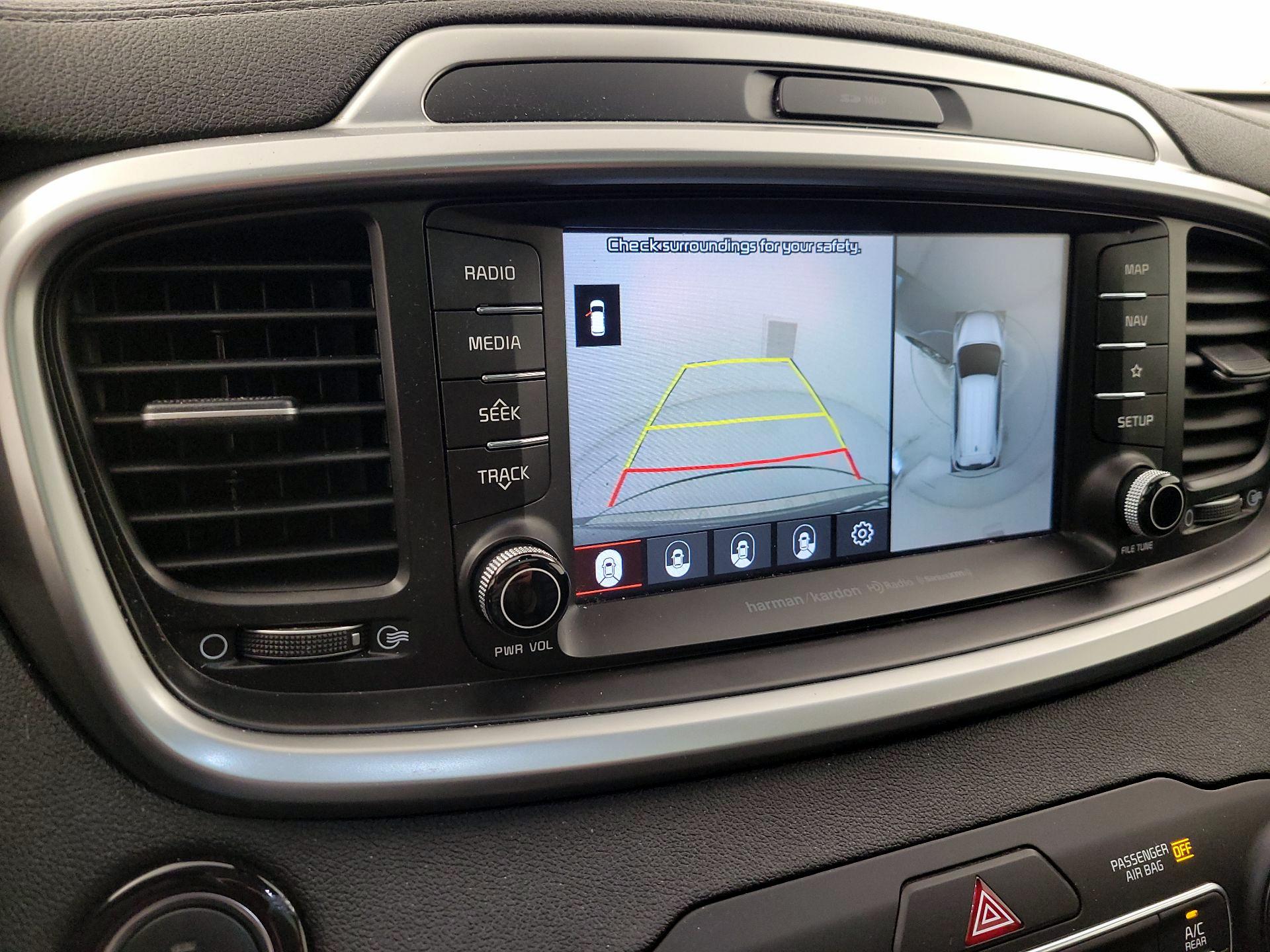 Thumbnail: 2020 Kia Sorento - 15