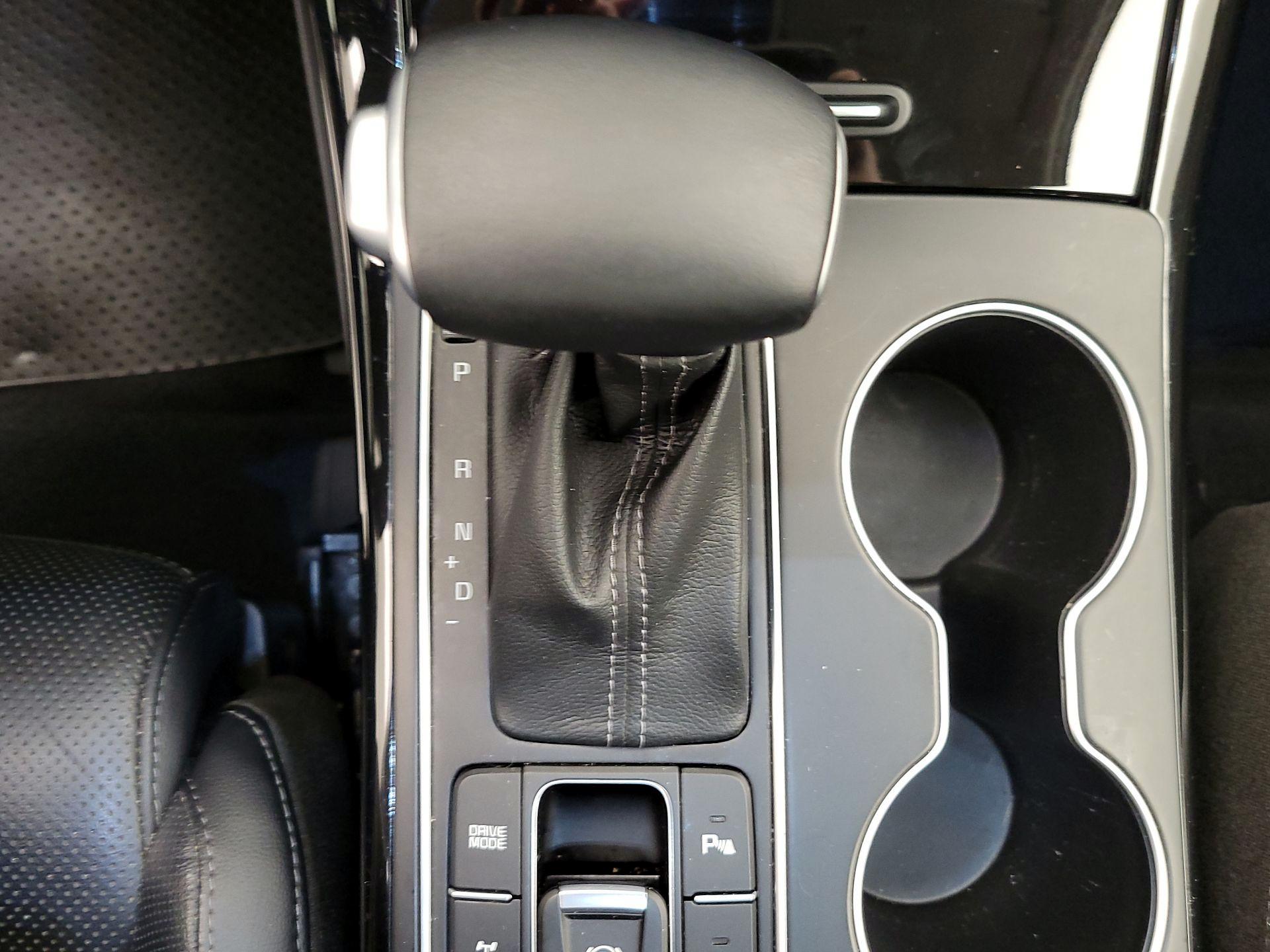 Thumbnail: 2020 Kia Sorento - 18