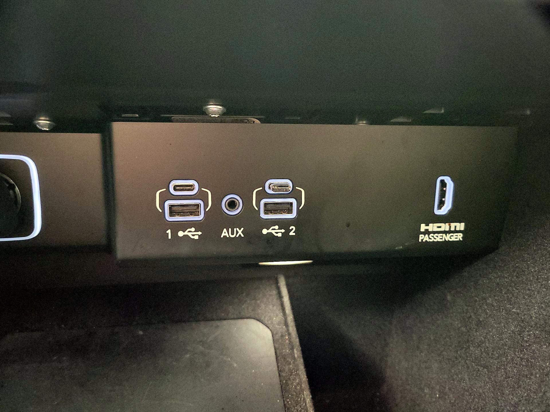 Thumbnail: 2022 Jeep Wagoneer - 19