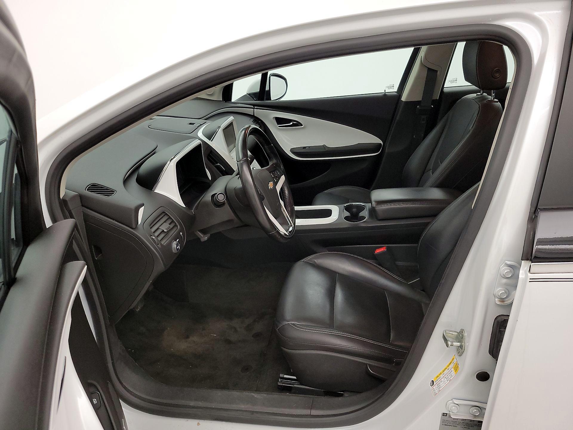 Thumbnail: 2015 Chevrolet Volt - 11