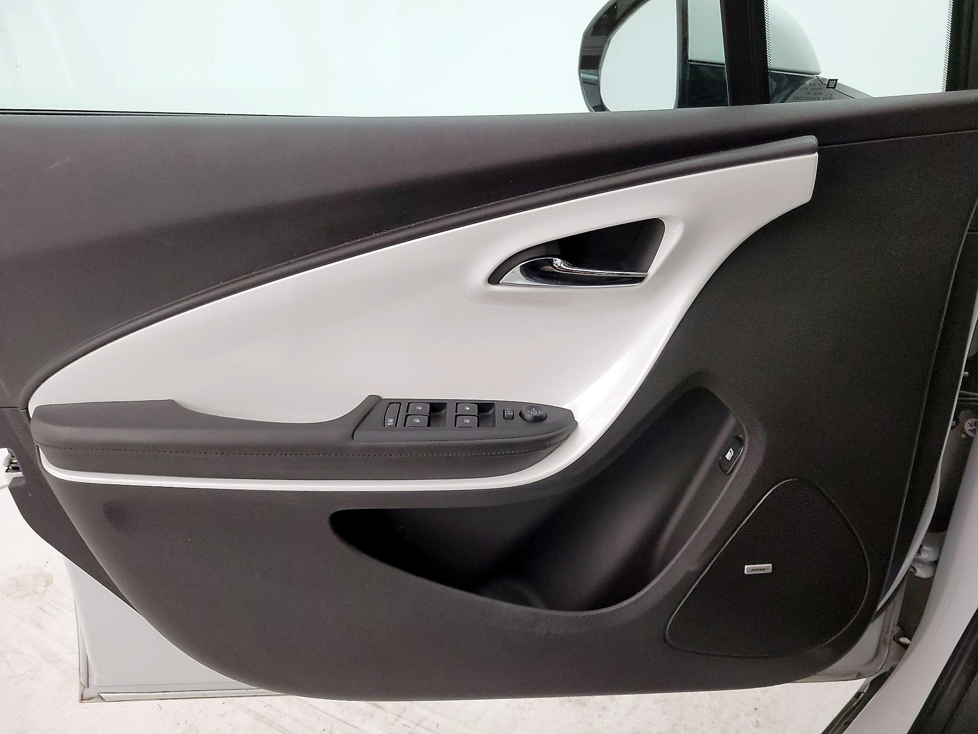 Thumbnail: 2015 Chevrolet Volt - 12