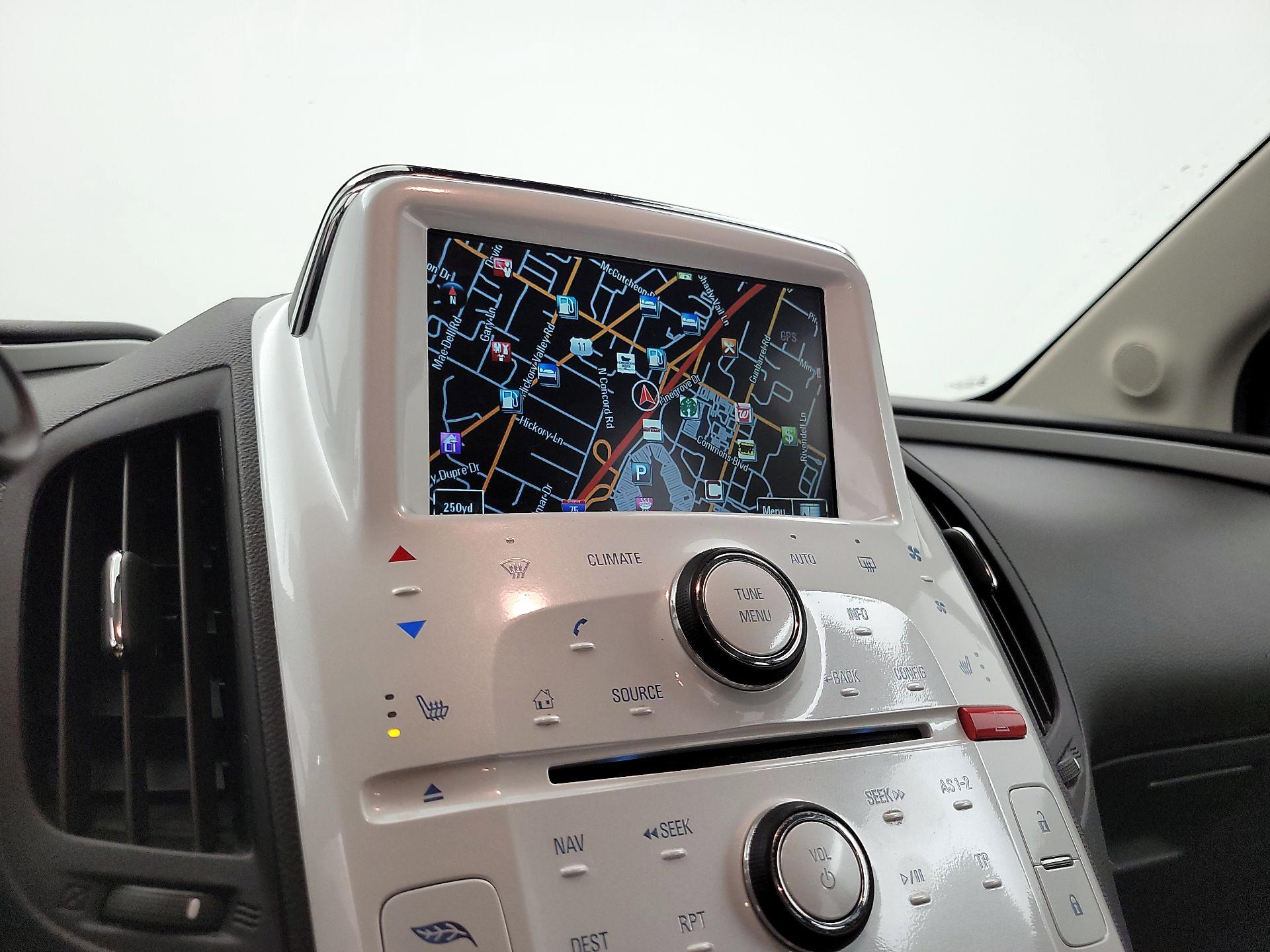 Thumbnail: 2015 Chevrolet Volt - 14