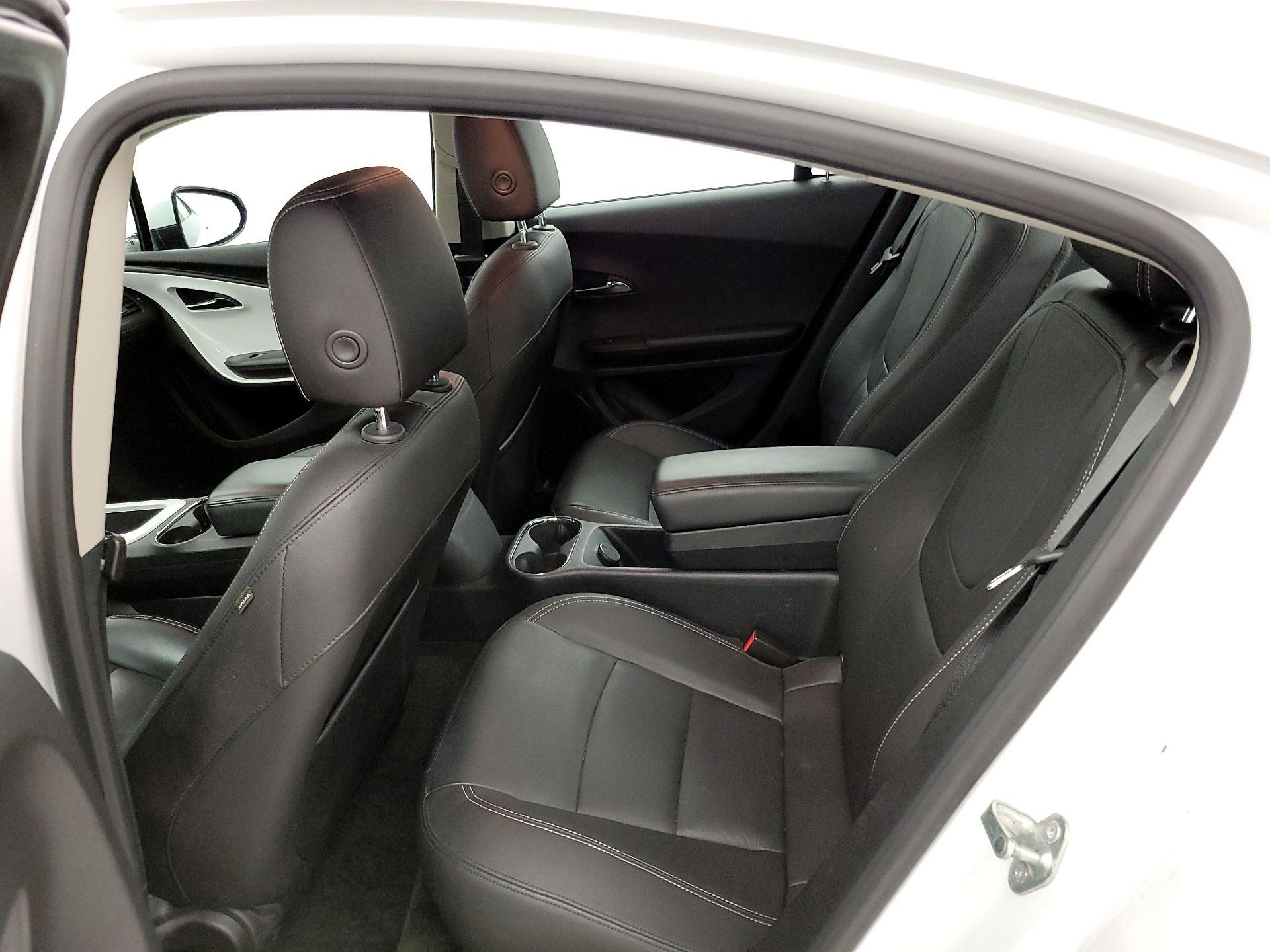 Thumbnail: 2015 Chevrolet Volt - 20