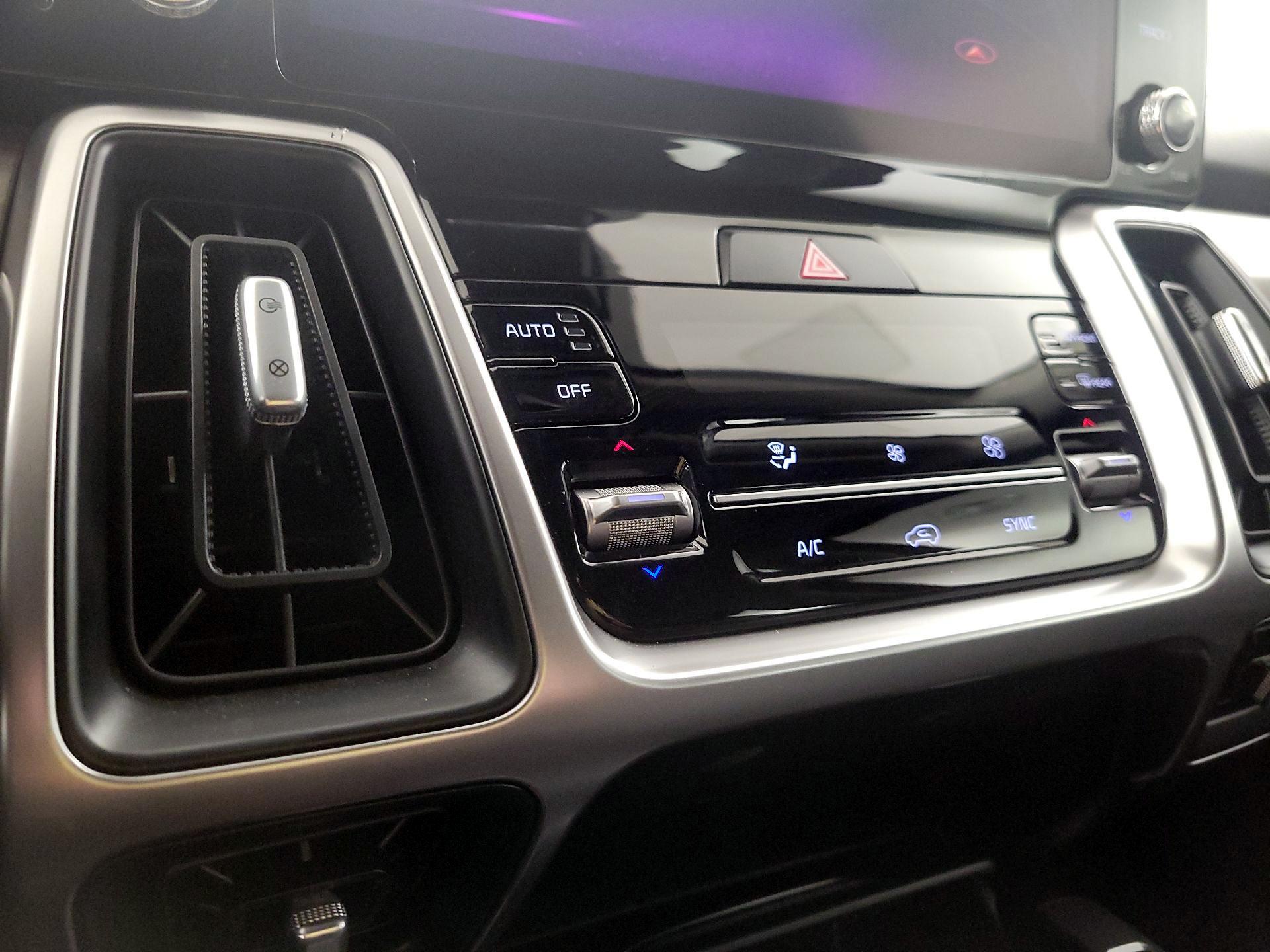 Thumbnail: 2022 Kia Sorento - 17