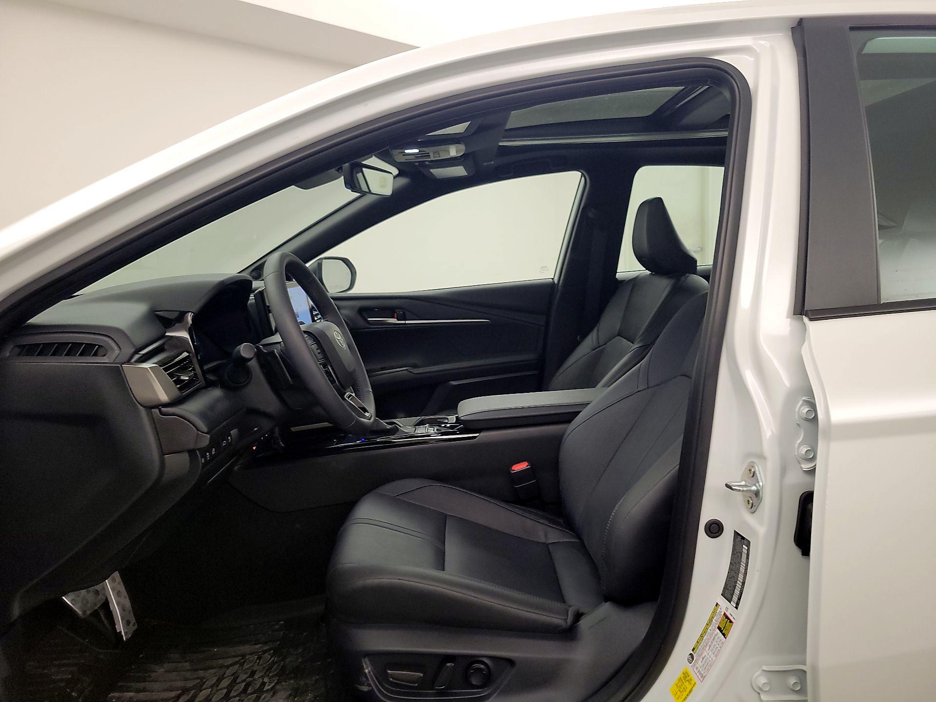 Thumbnail: 2025 Toyota Camry - 11