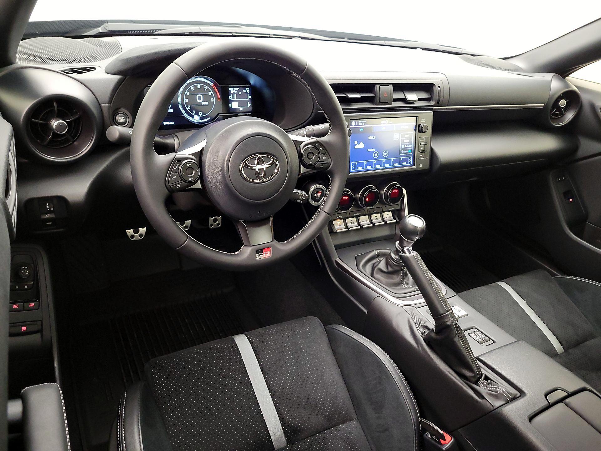 Thumbnail: 2025 Toyota GR86 - 9