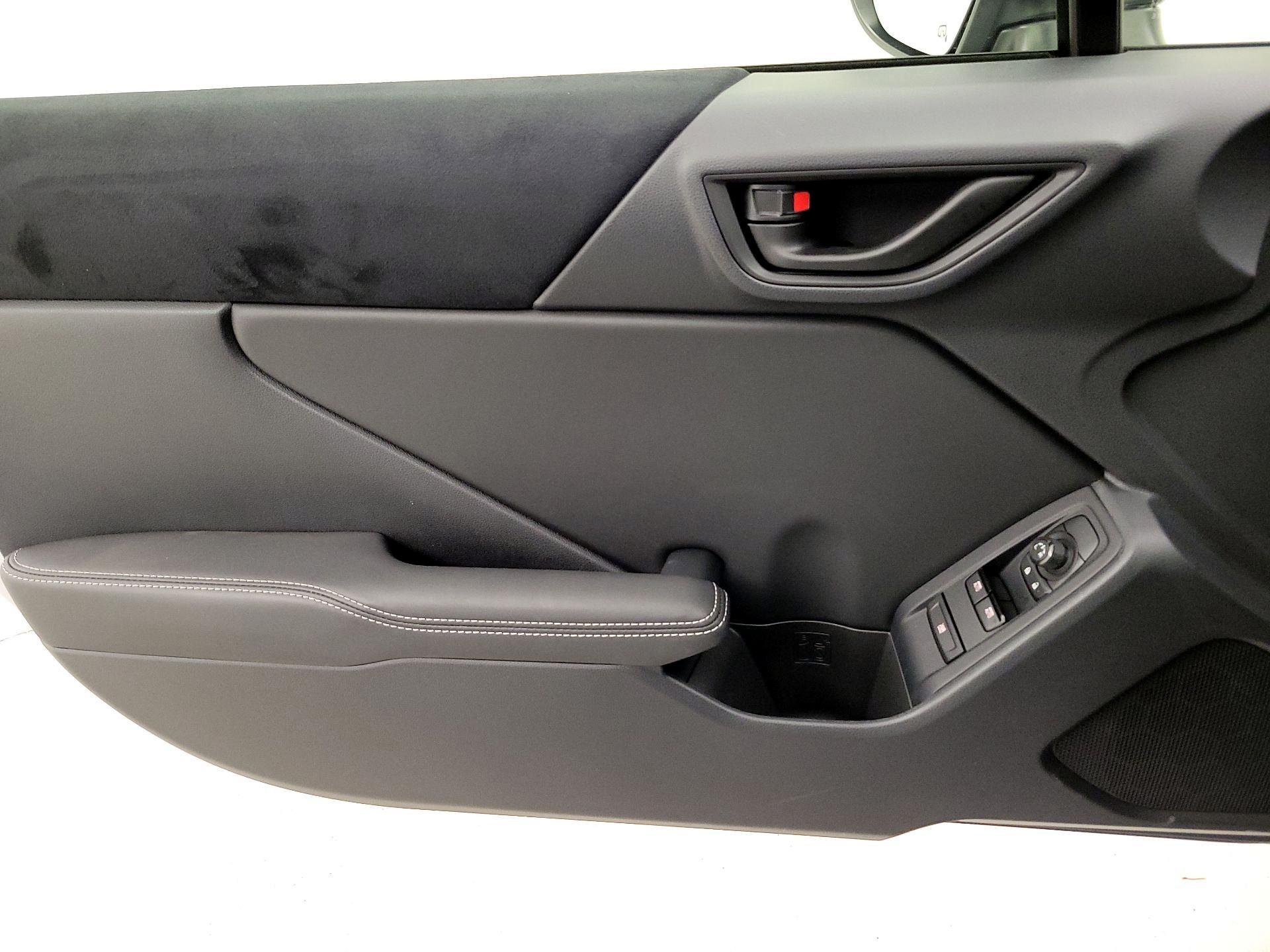 Thumbnail: 2025 Toyota GR86 - 12