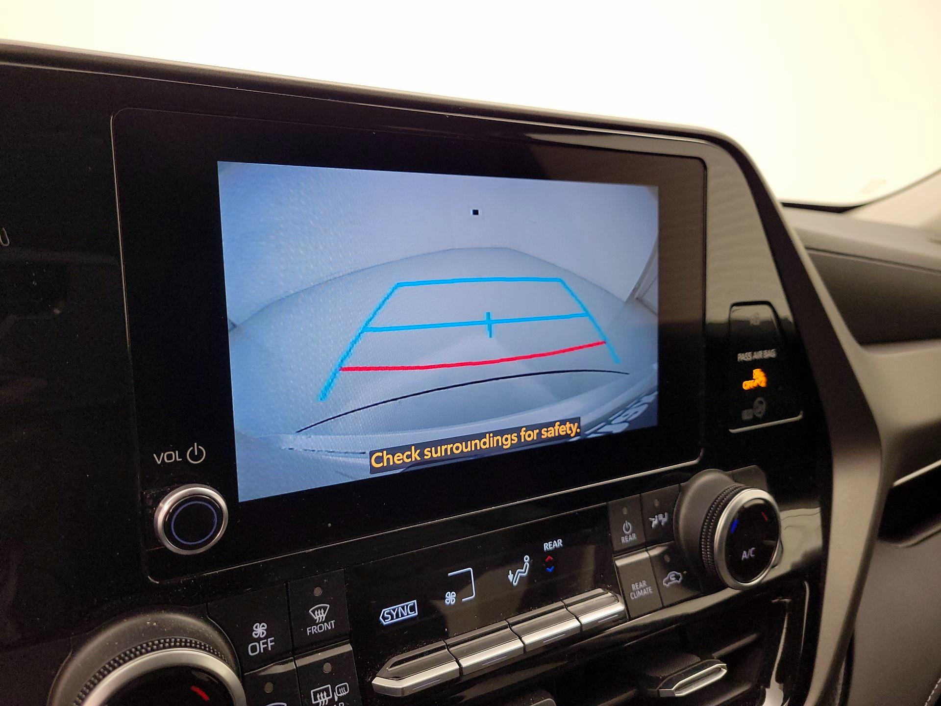 Thumbnail: 2023 Toyota Highlander - 14