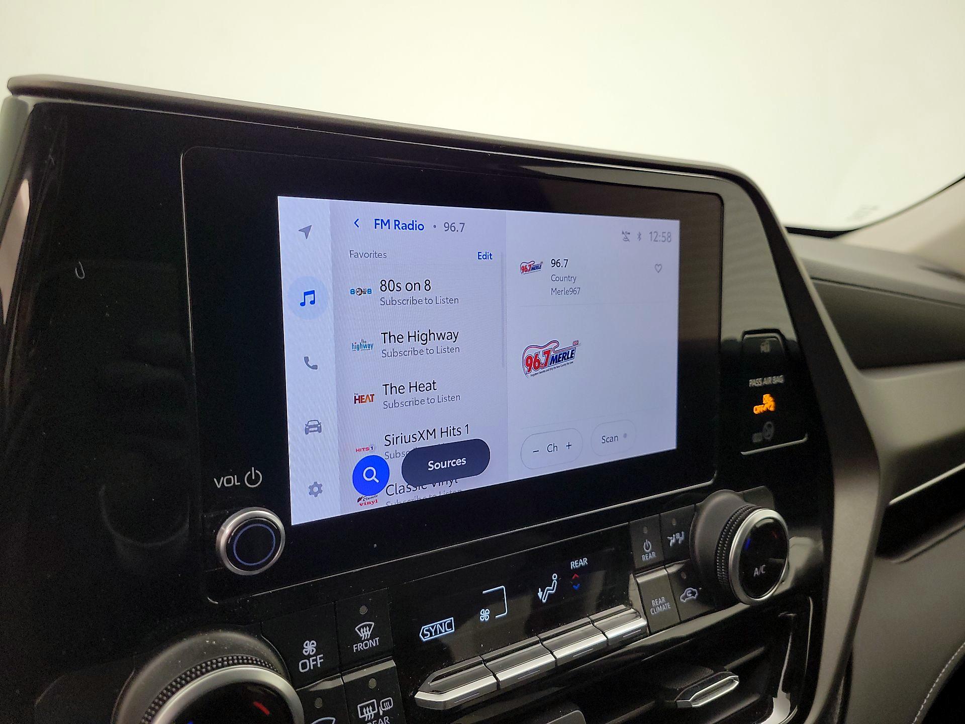 Thumbnail: 2023 Toyota Highlander - 15