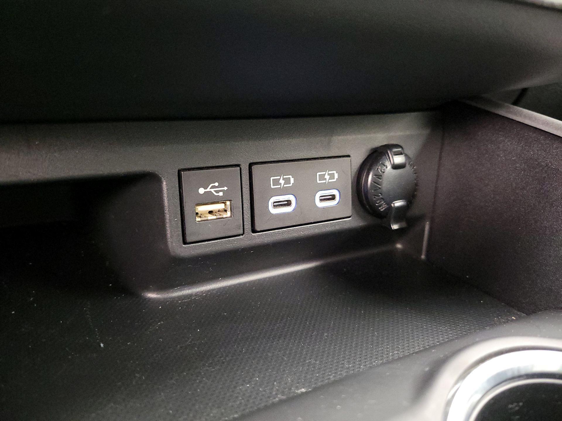 Thumbnail: 2023 Toyota Highlander - 18