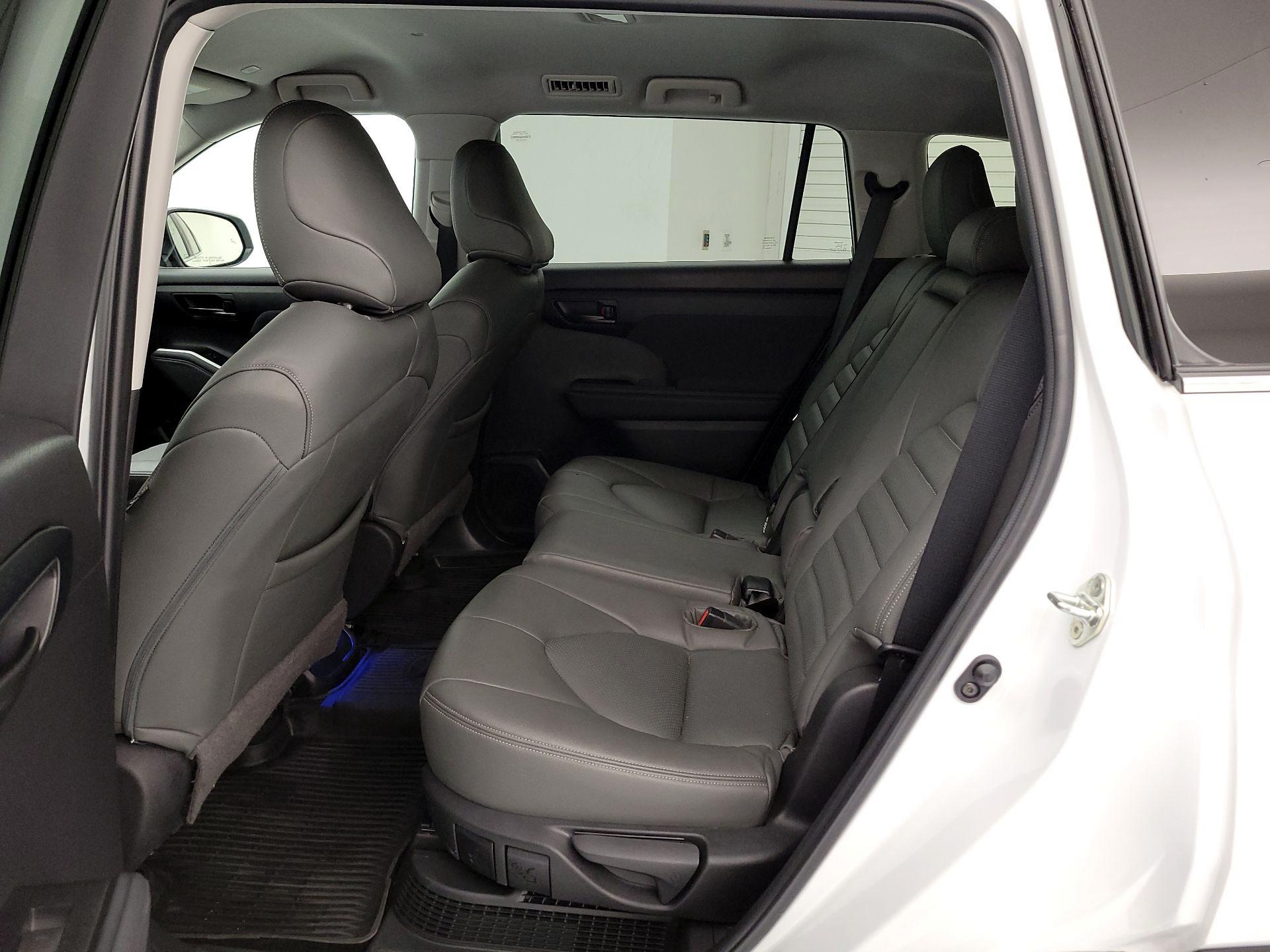 Thumbnail: 2023 Toyota Highlander - 19