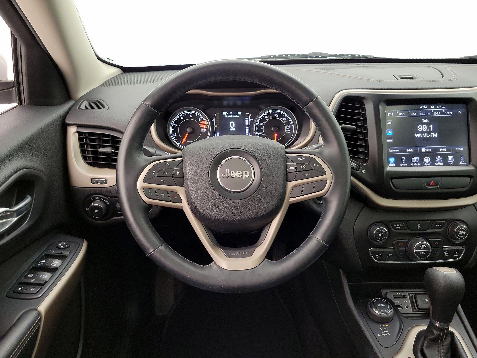 Thumbnail: 2017 Jeep Cherokee - 10