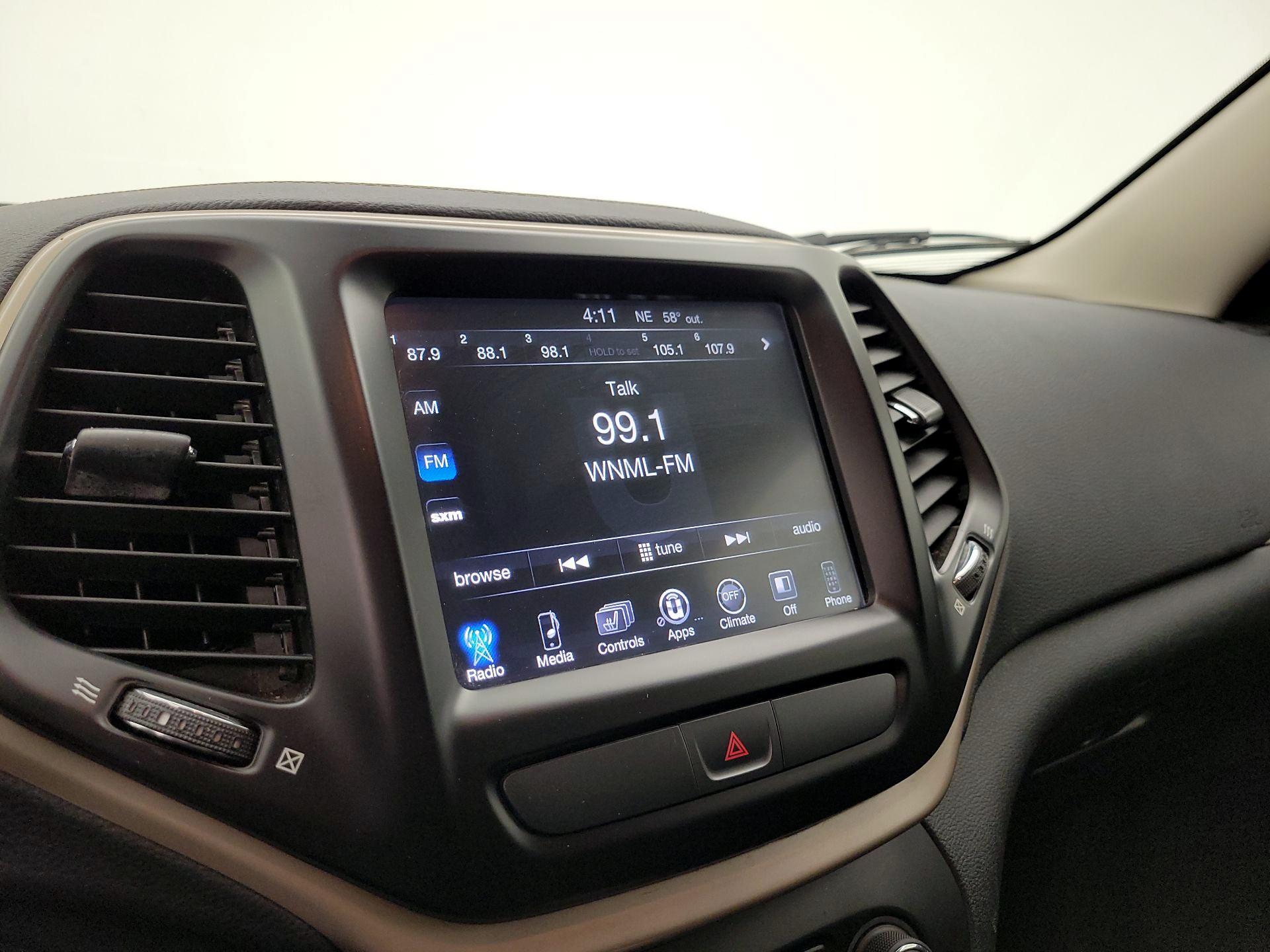 Thumbnail: 2017 Jeep Cherokee - 15