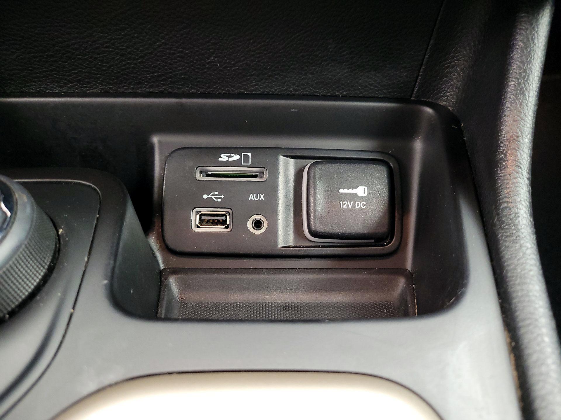 Thumbnail: 2017 Jeep Cherokee - 18