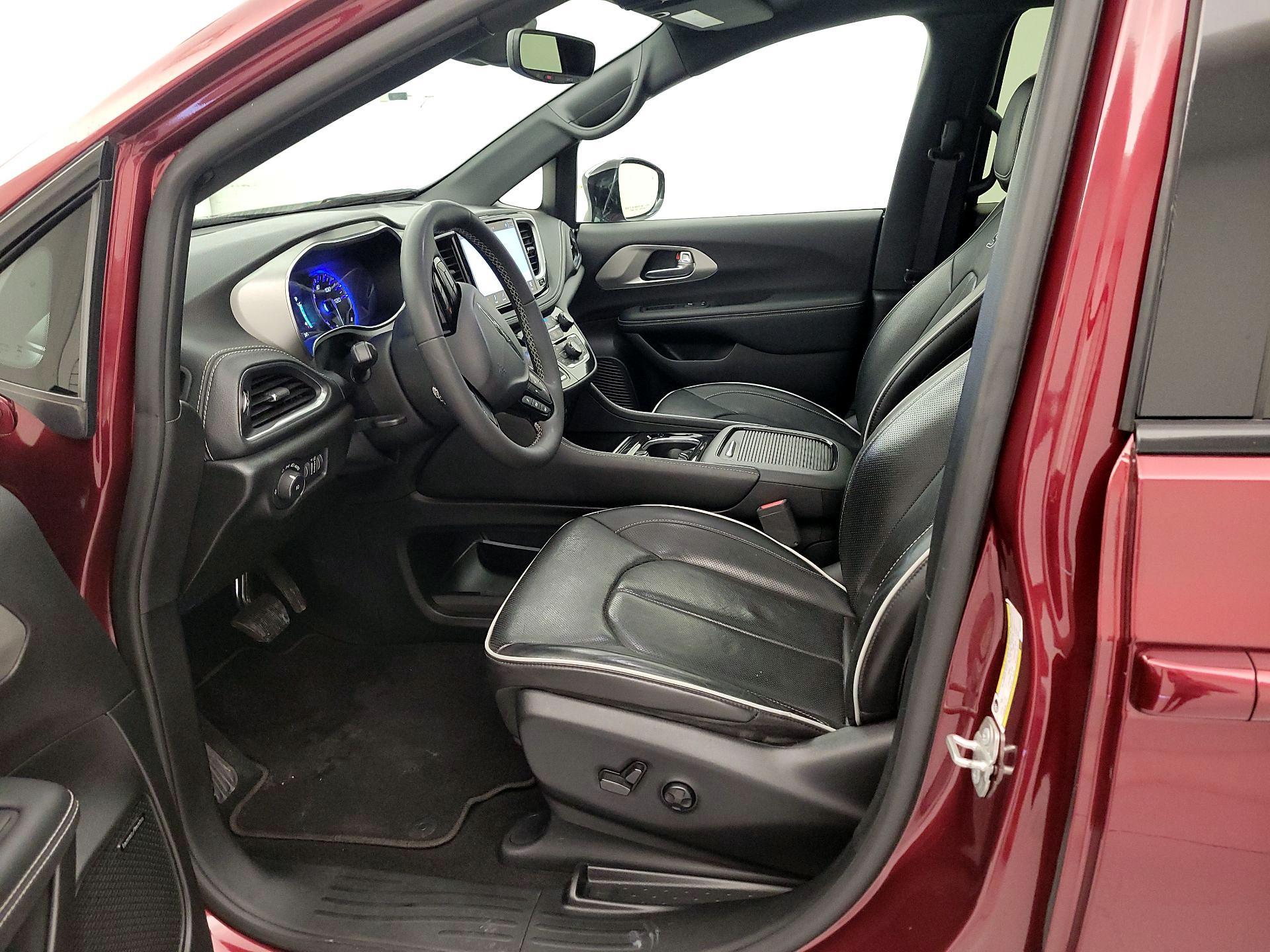 Thumbnail: 2023 Chrysler Pacifica - 11