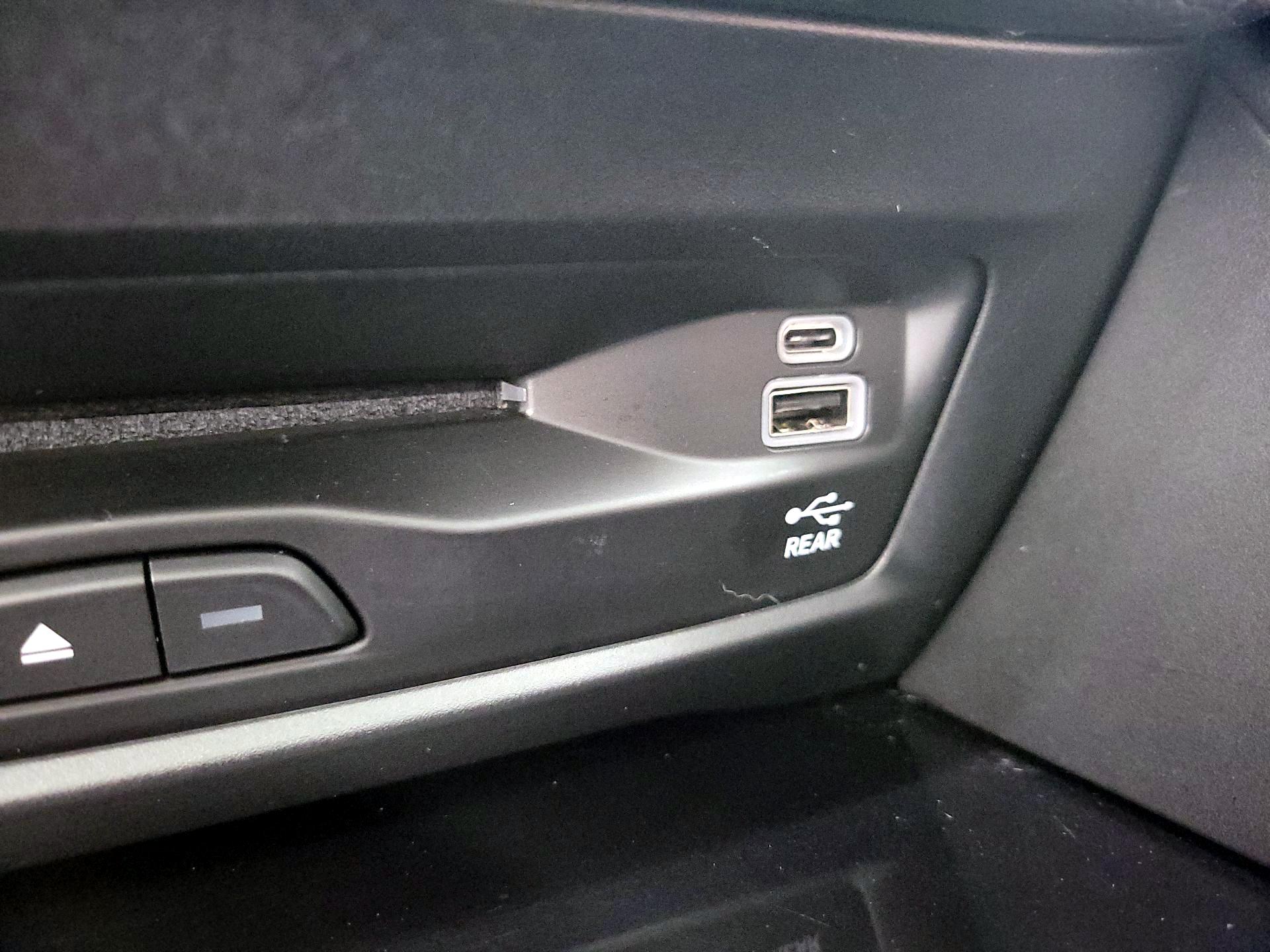 Thumbnail: 2023 Chrysler Pacifica - 19