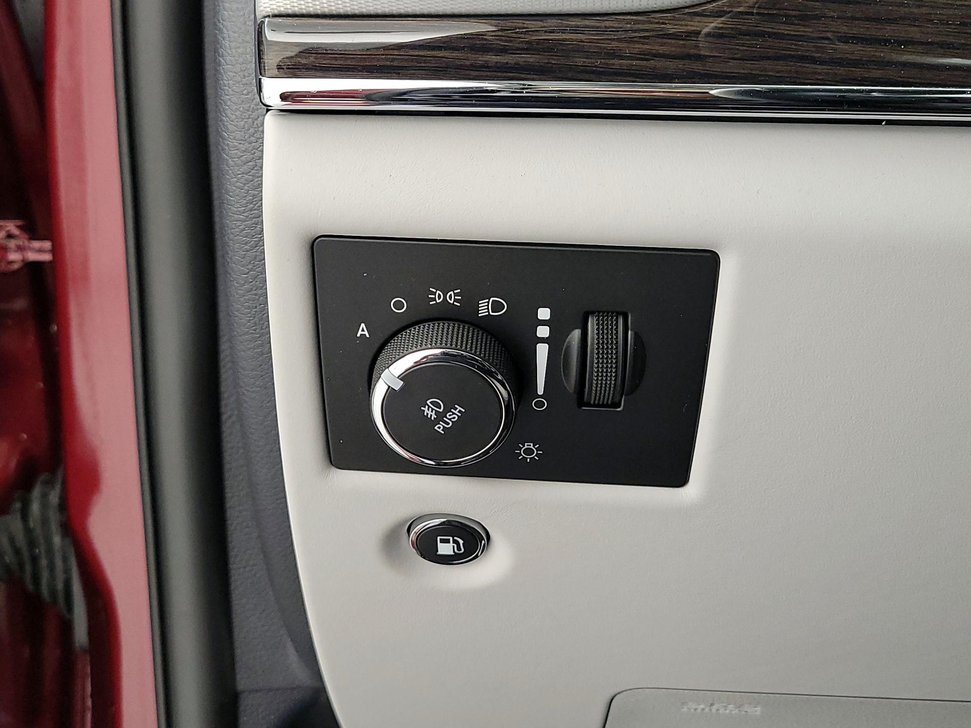 Thumbnail: 2020 Jeep Grand Cherokee - 13