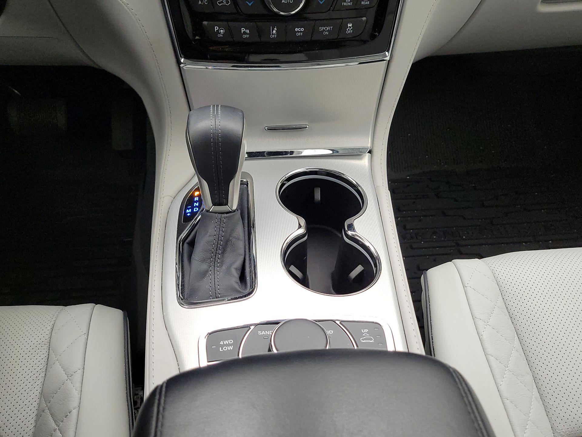 Thumbnail: 2020 Jeep Grand Cherokee - 18