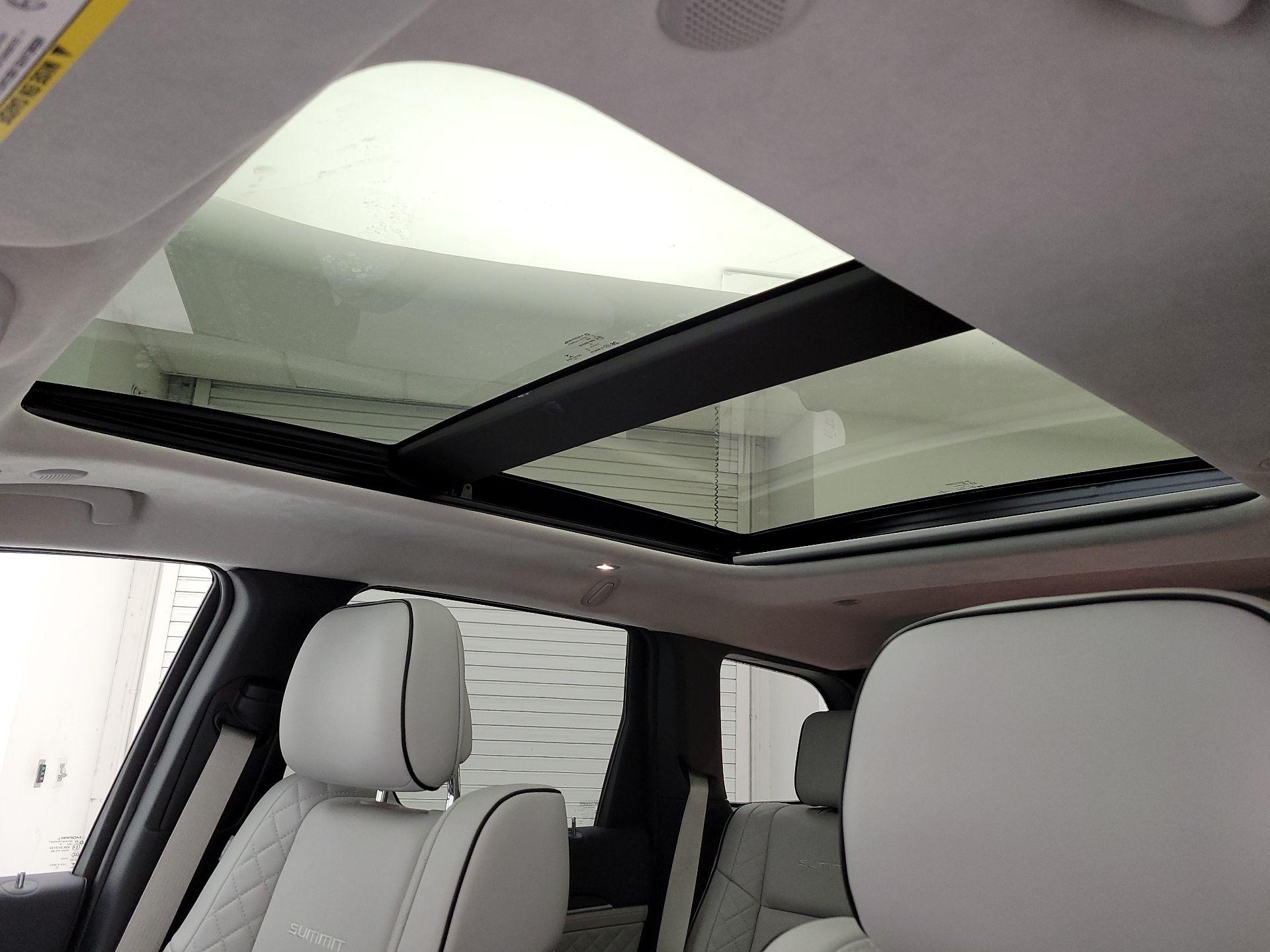 Thumbnail: 2020 Jeep Grand Cherokee - 20