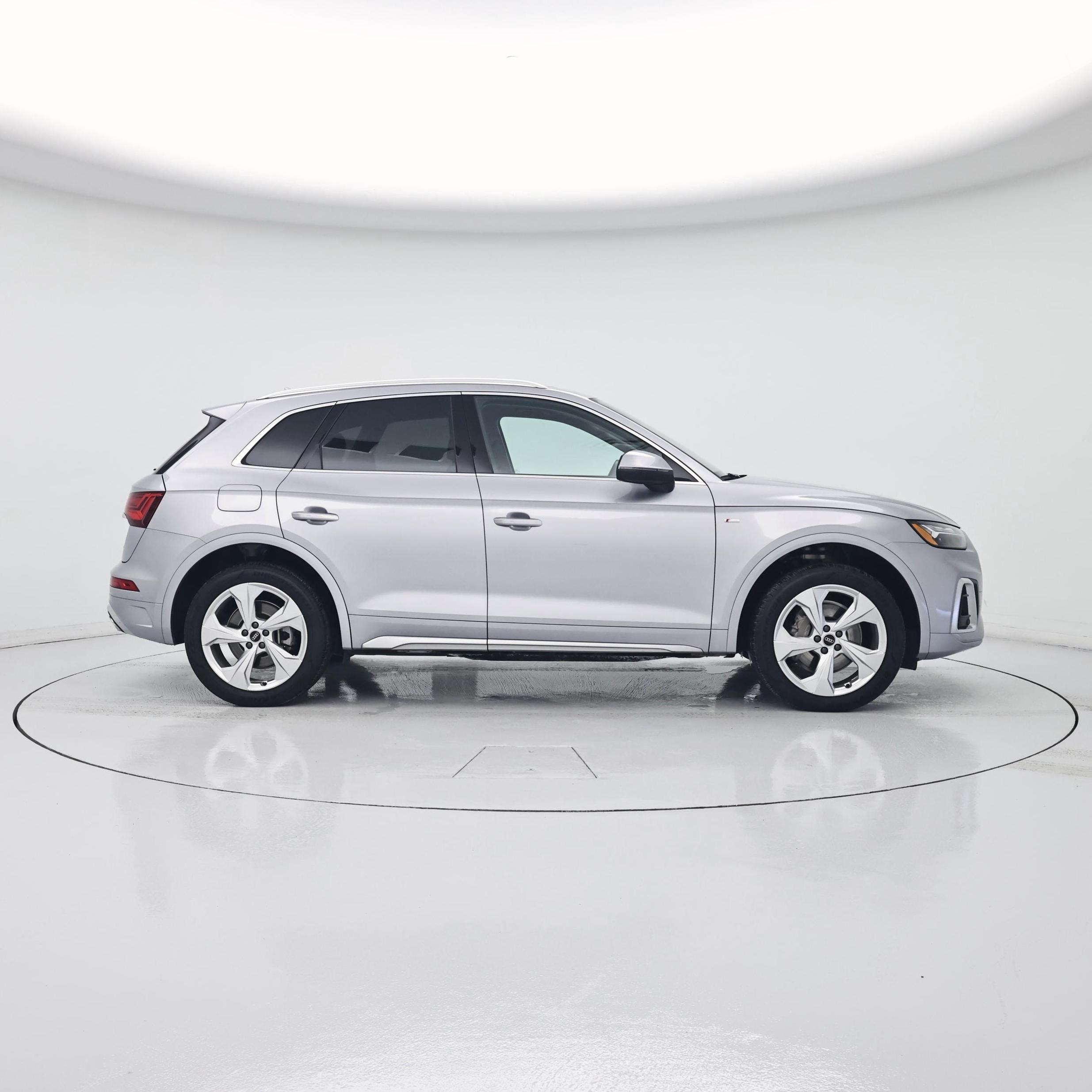 Thumbnail: 2023 Audi Q5 - 7