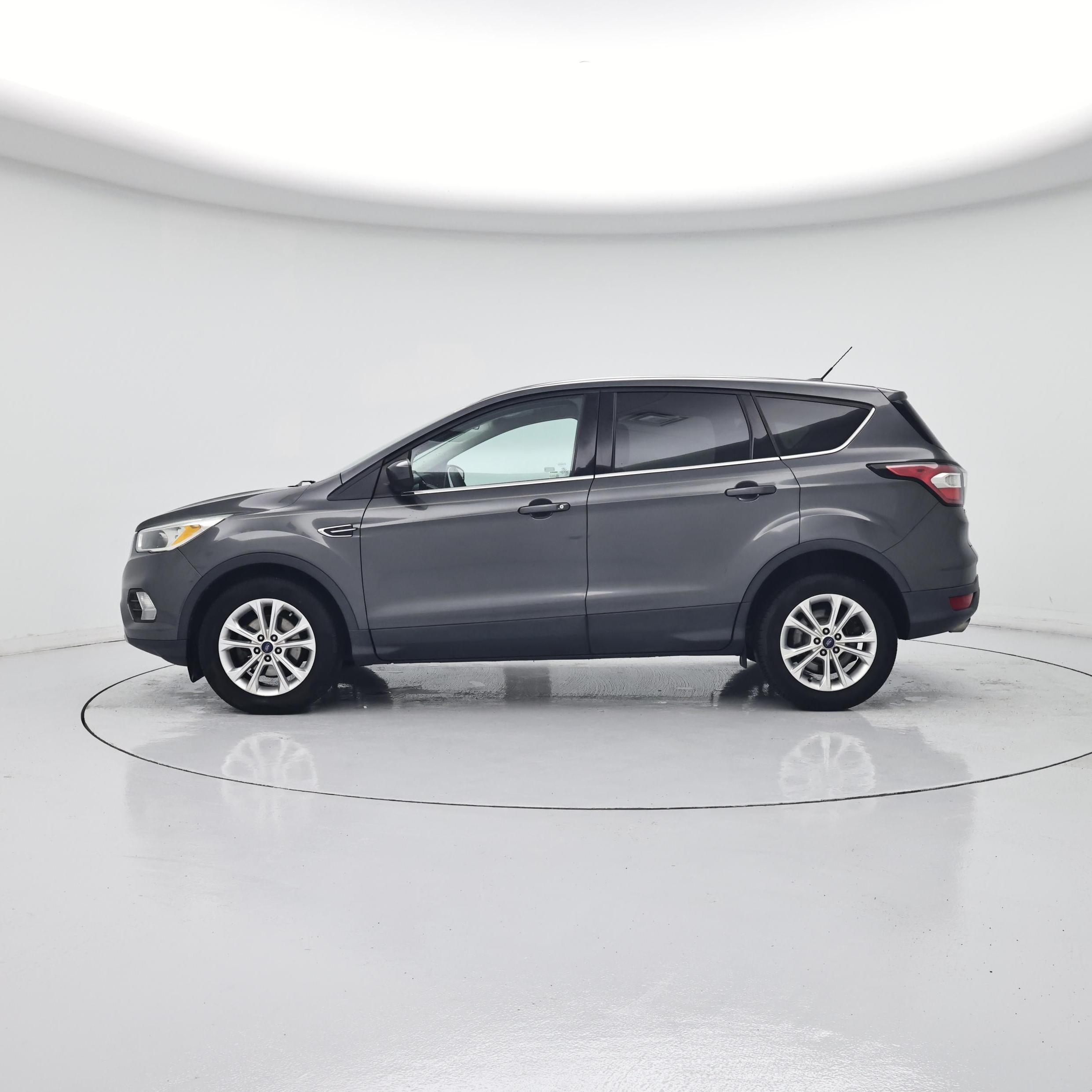 Thumbnail: 2017 Ford Escape - 3