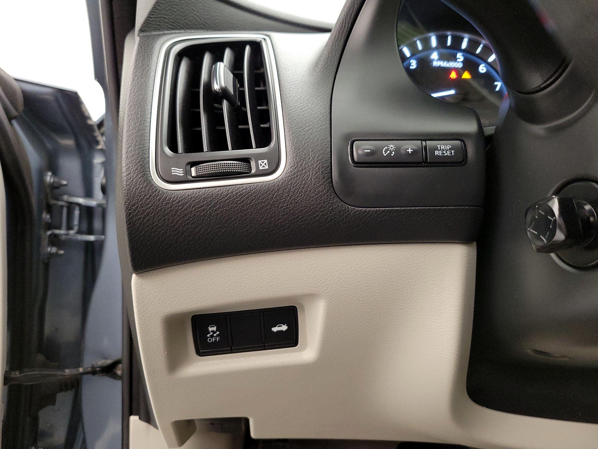 Thumbnail: 2018 INFINITI Q50 - 13