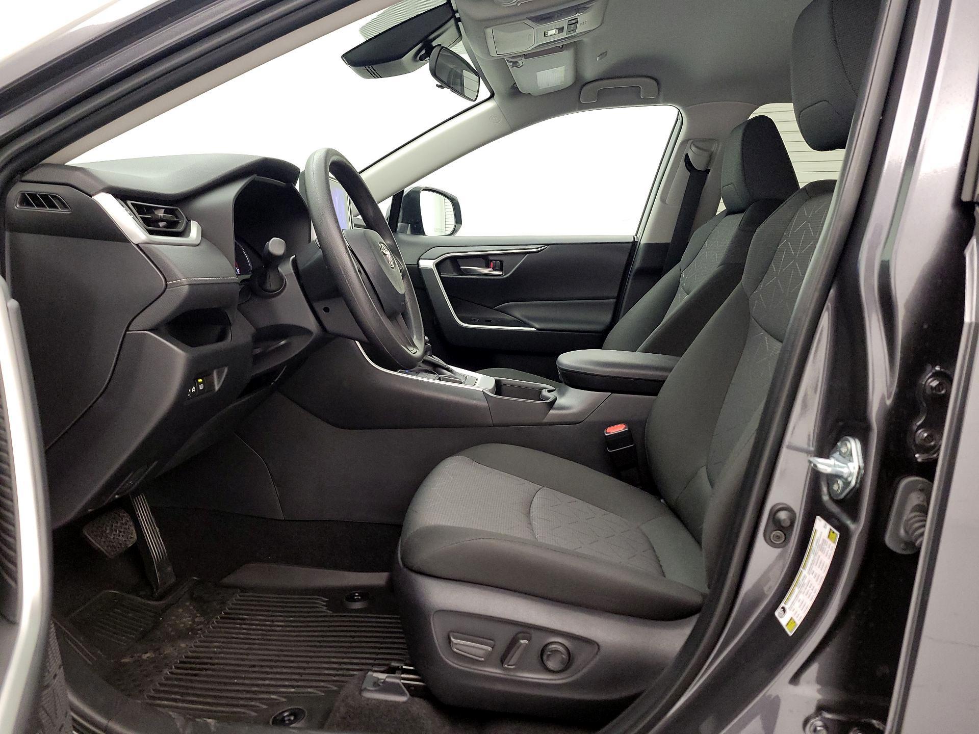 Thumbnail: 2025 Toyota RAV4 - 11