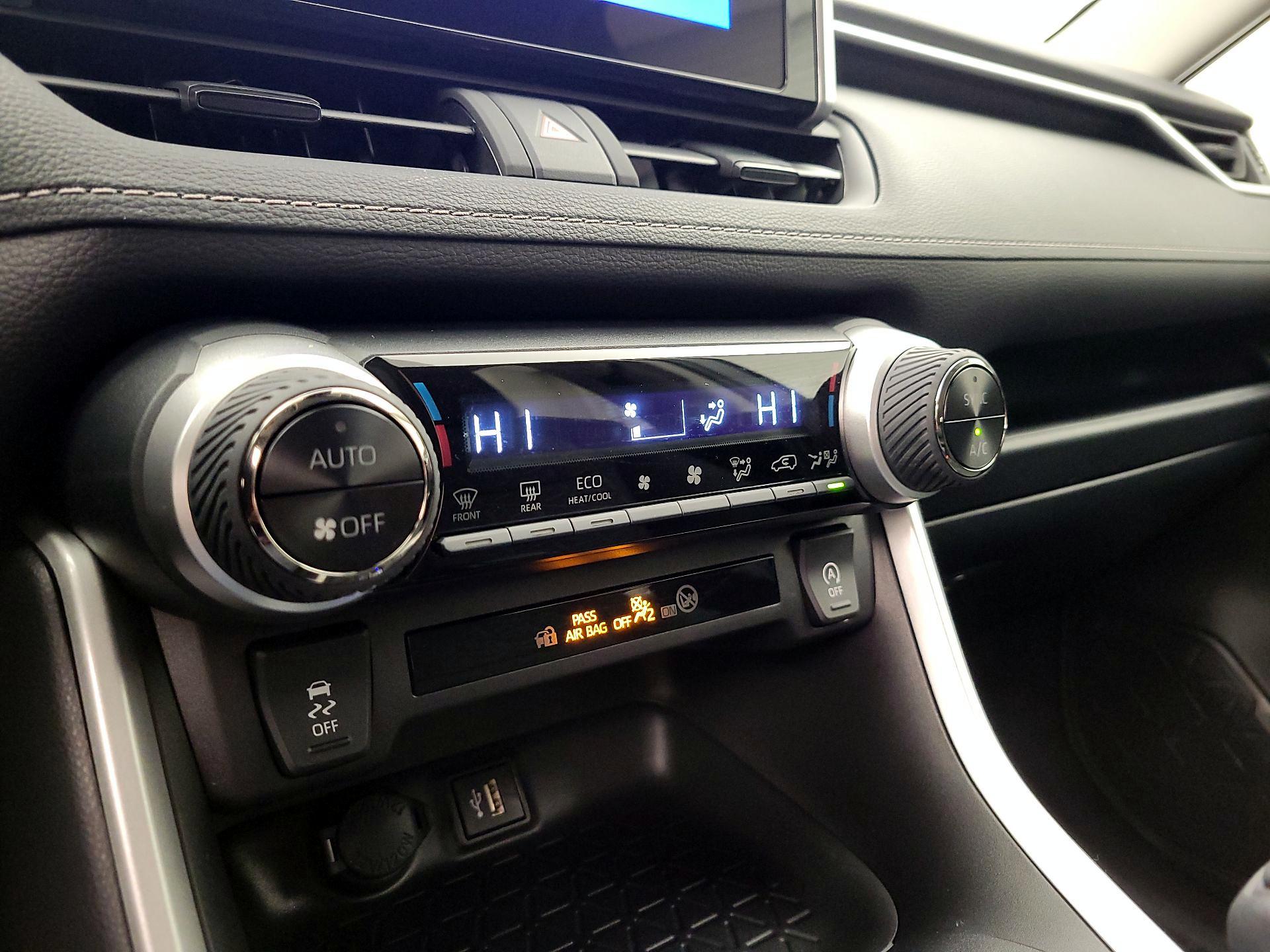 Thumbnail: 2025 Toyota RAV4 - 16