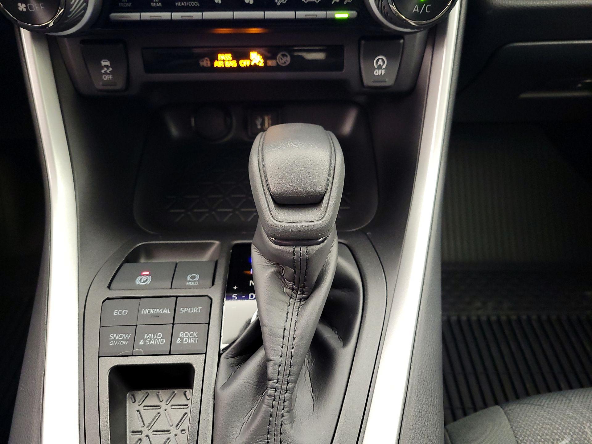 Thumbnail: 2025 Toyota RAV4 - 17