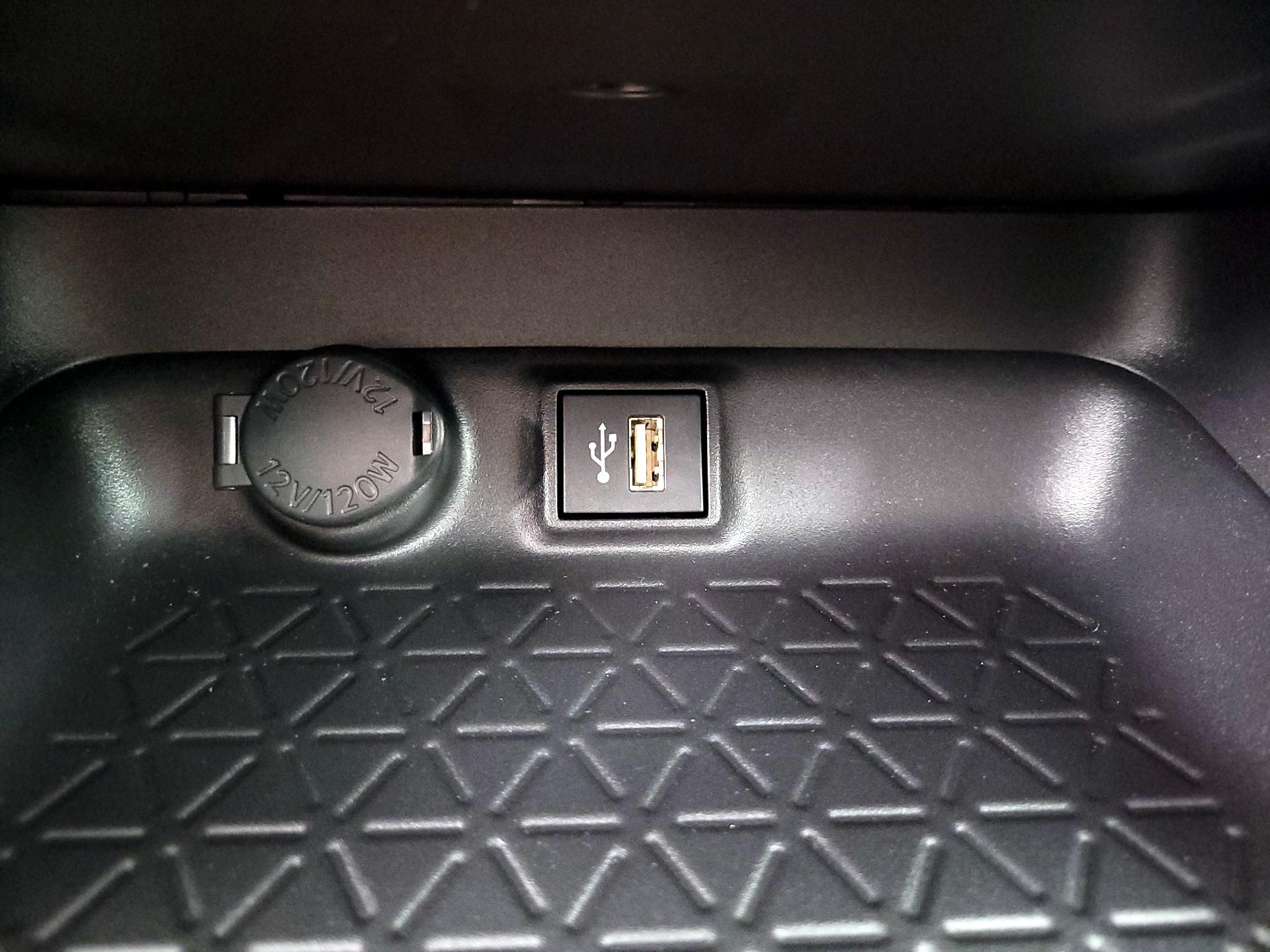 Thumbnail: 2025 Toyota RAV4 - 18