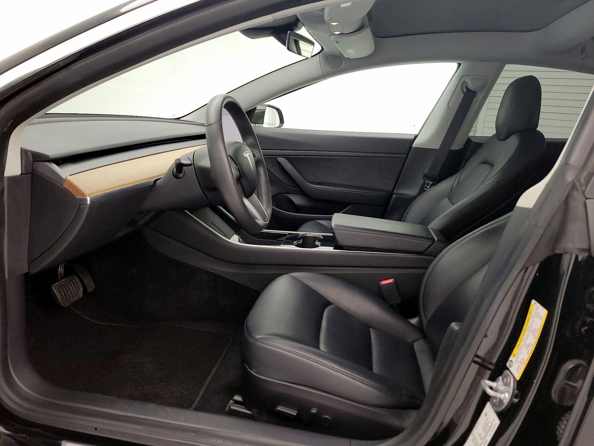 Thumbnail: 2020 Tesla Model 3 - 11