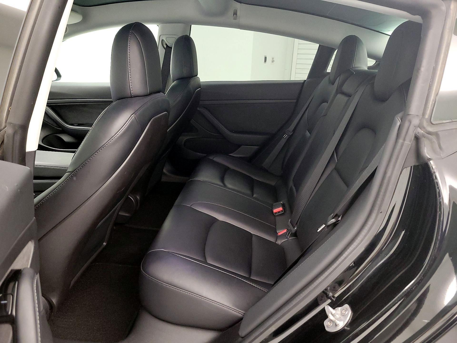 Thumbnail: 2020 Tesla Model 3 - 18