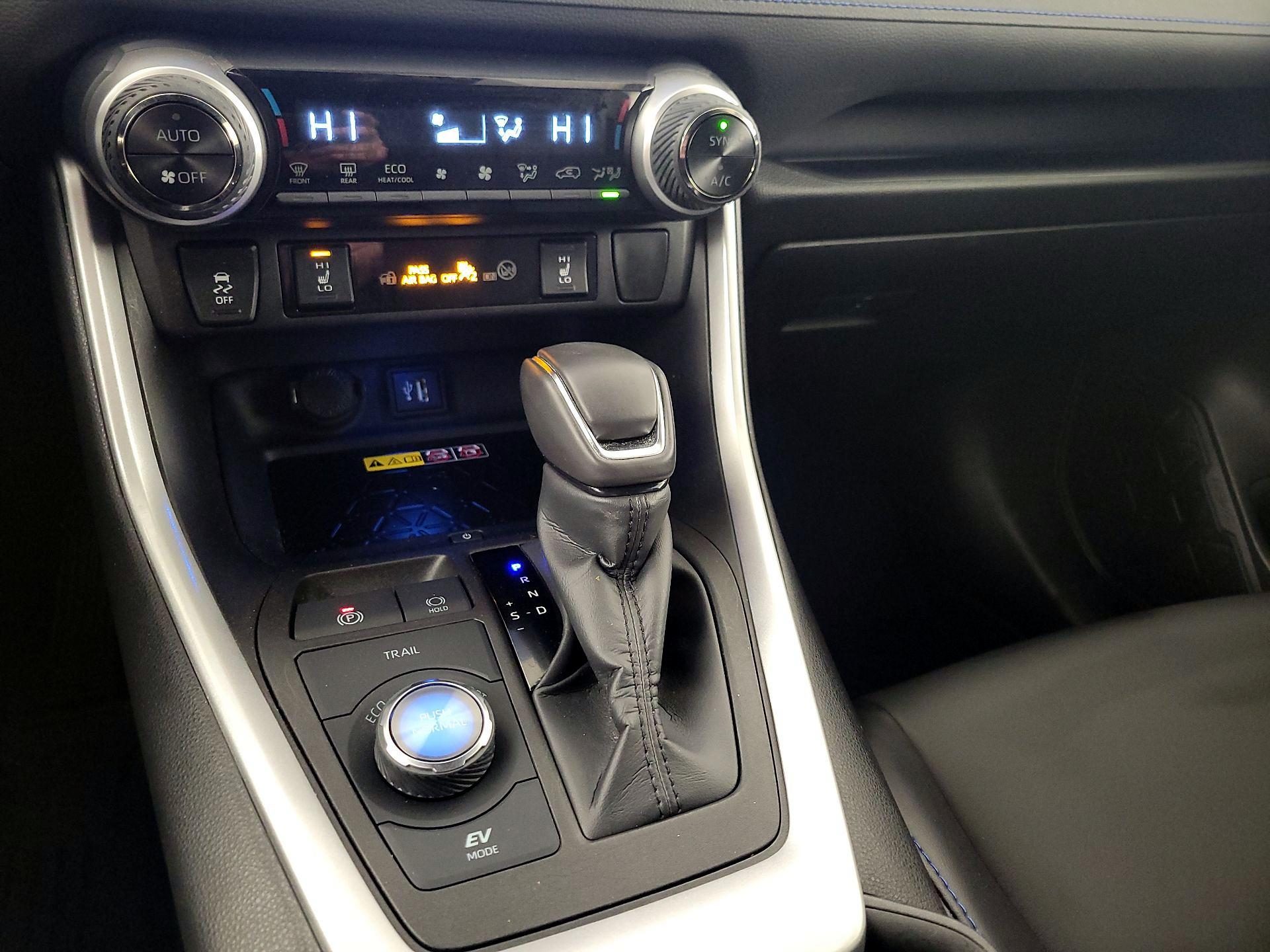 Thumbnail: 2023 Toyota RAV4 - 18