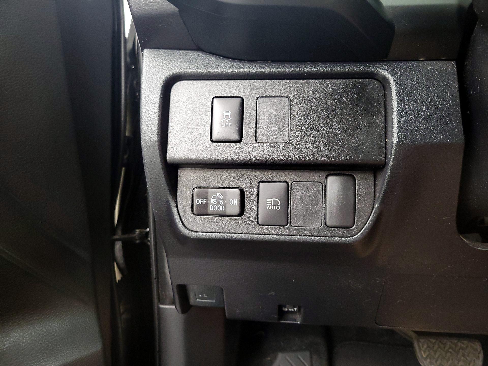 Thumbnail: 2023 Toyota Tacoma - 13