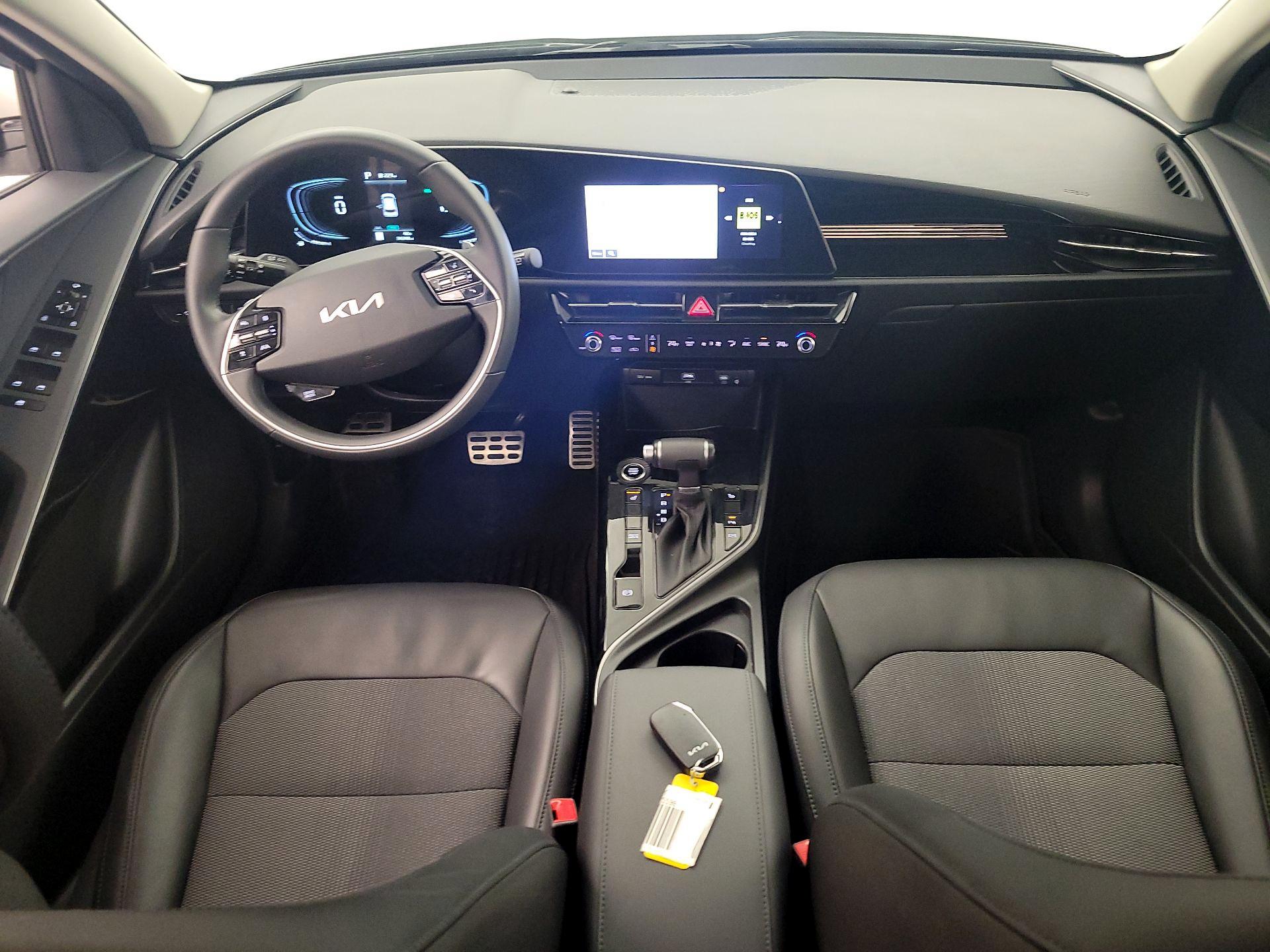 Thumbnail: 2024 Kia Niro - 9