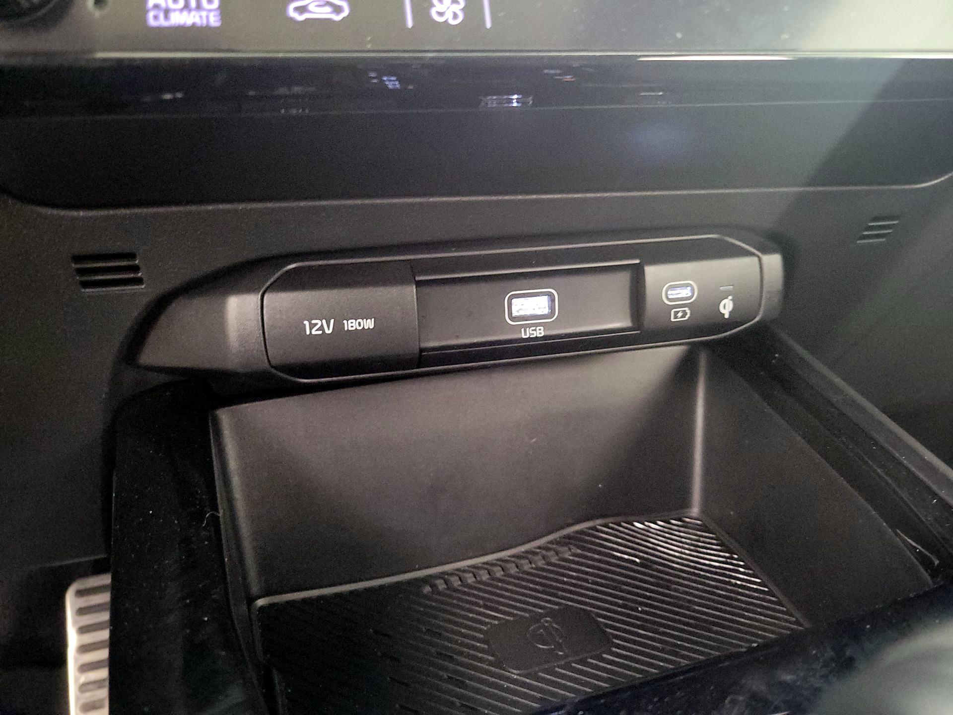 Thumbnail: 2024 Kia Niro - 19