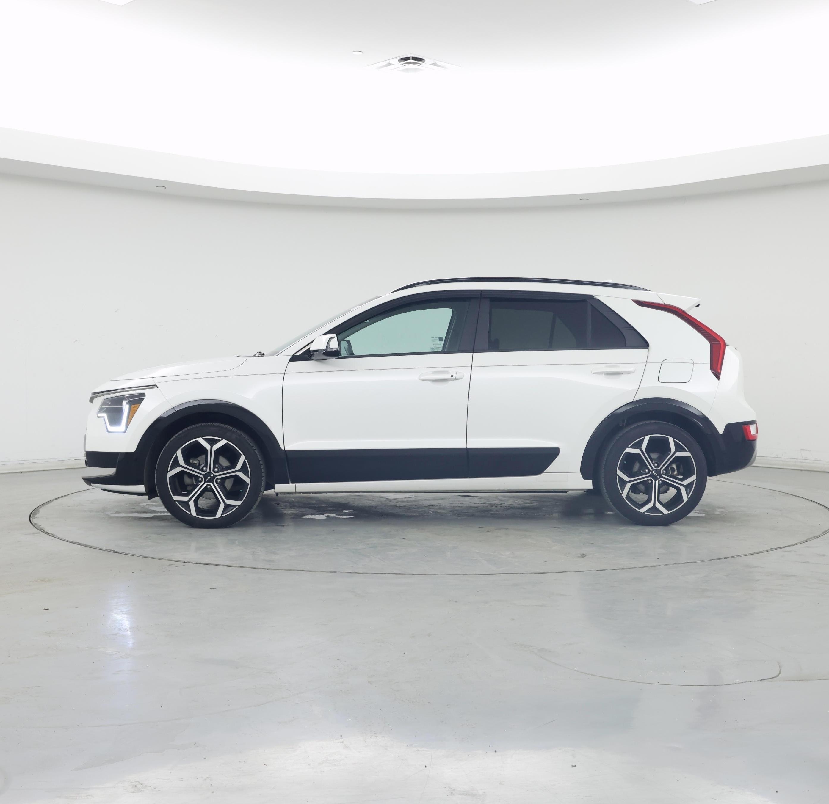 Thumbnail: 2024 Kia Niro - 3