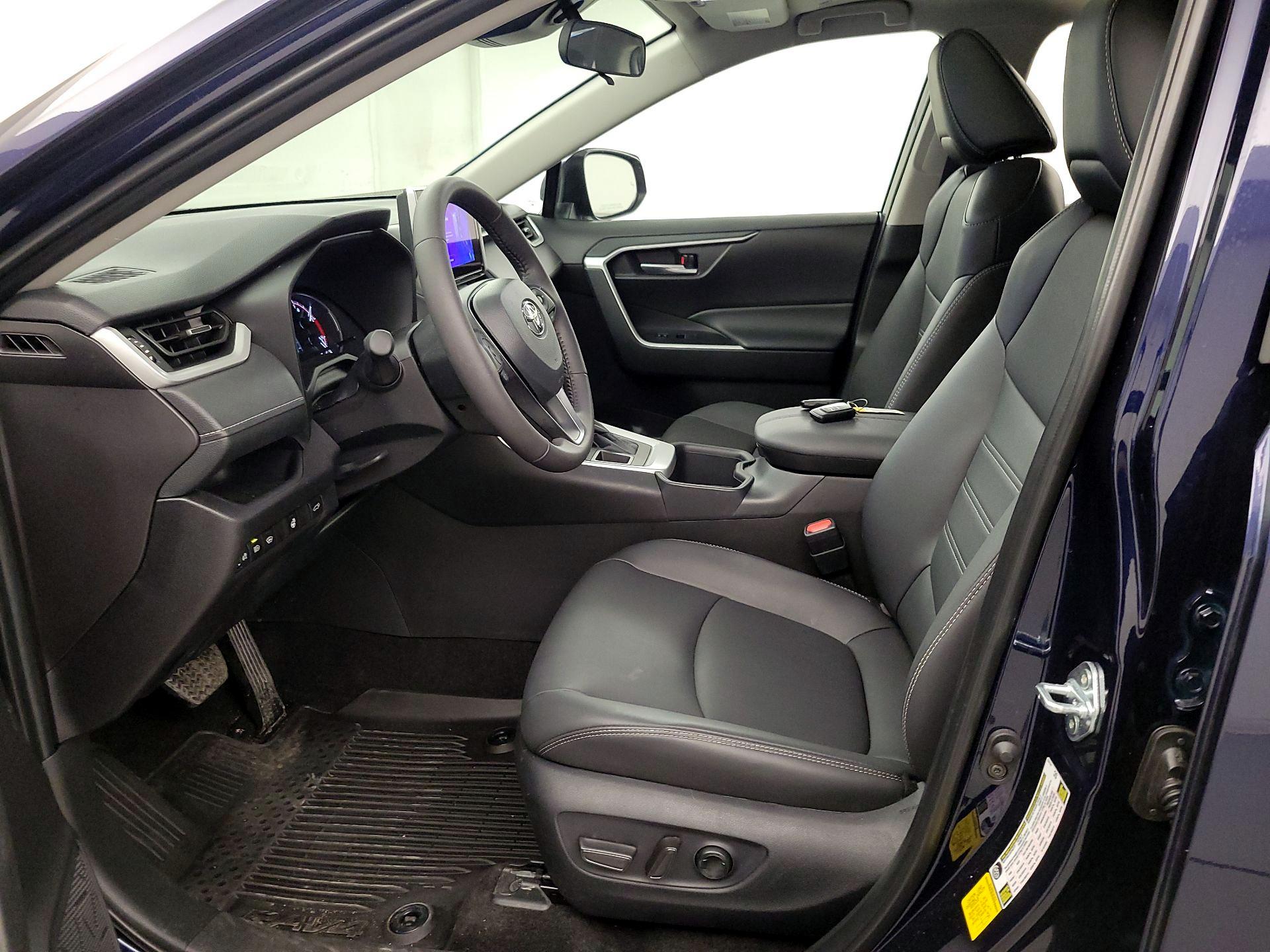 Thumbnail: 2025 Toyota RAV4 - 11