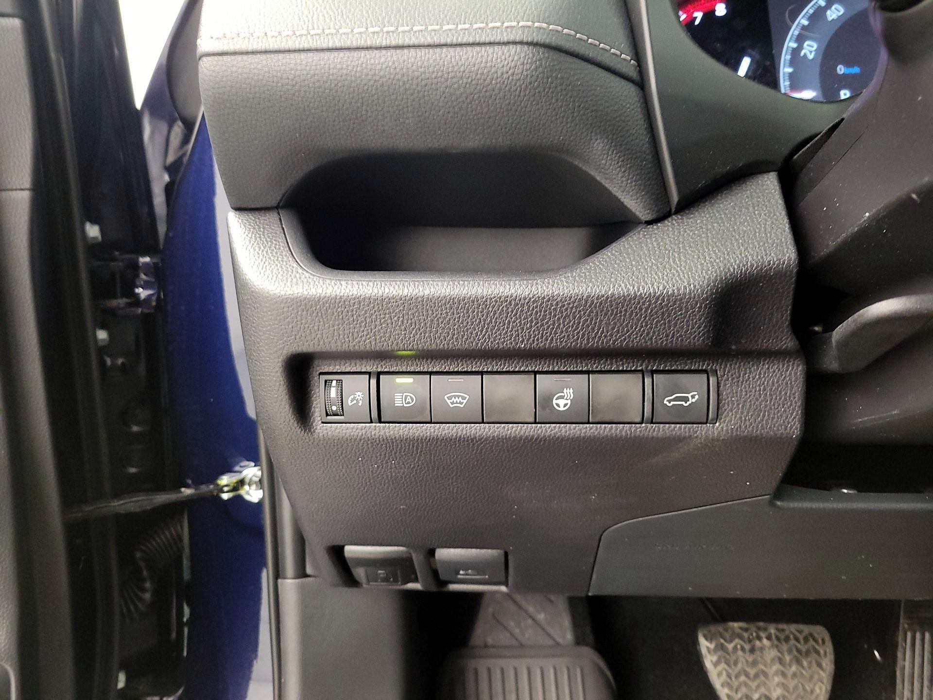 Thumbnail: 2025 Toyota RAV4 - 13